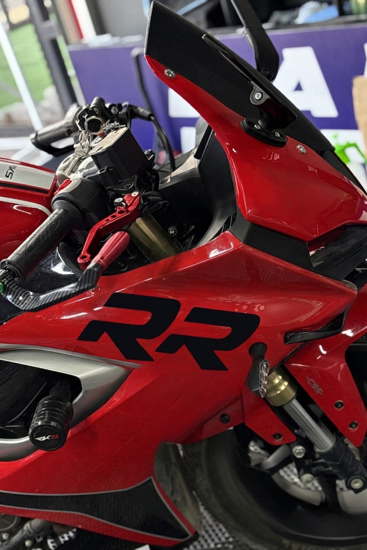 Racing Motor Grubu için Yan Grenajlara Uyumlu RR Sticker (1 Adet) (25CMX10CM)