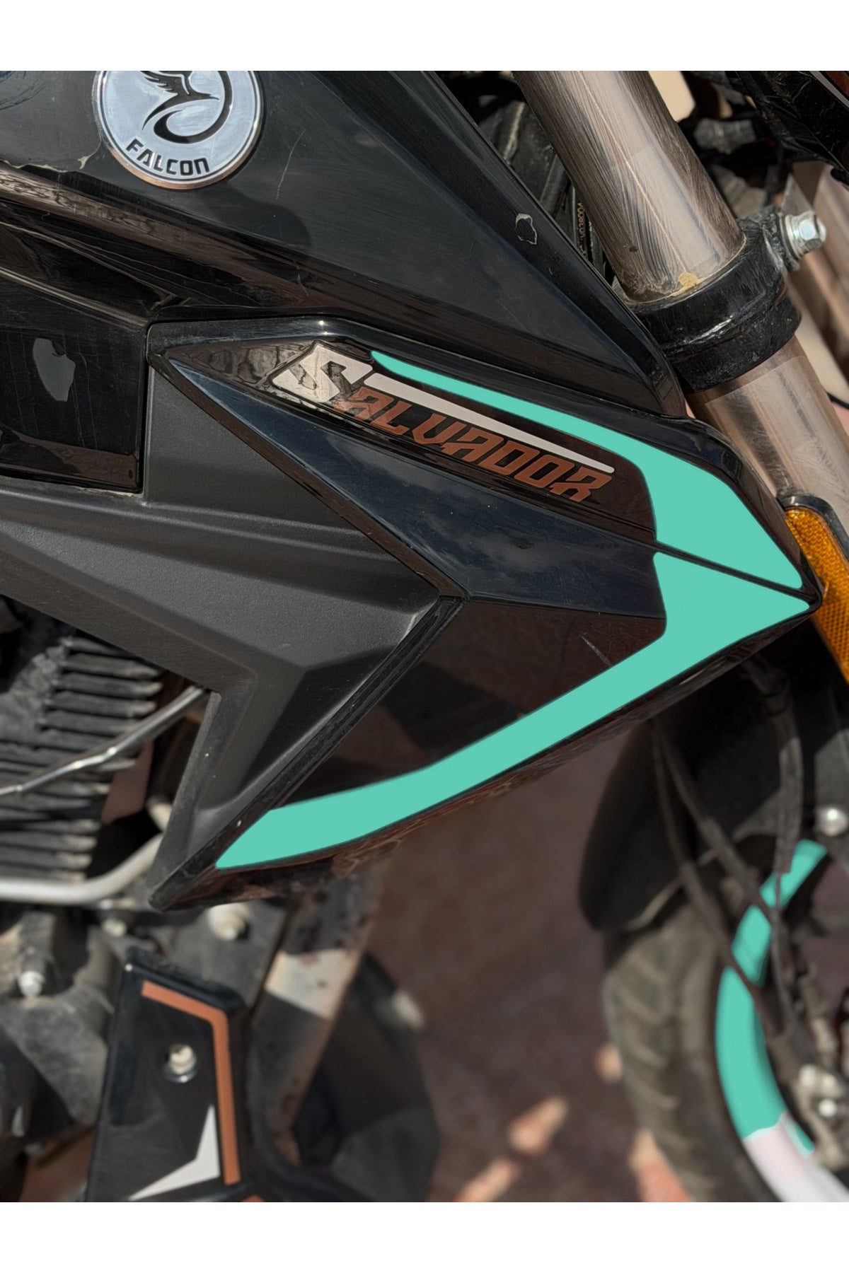 Falcon Salvador S188 Motosiklet için Ön Yan Panel Orijinal Renk Değişim Stickerları ( 4 Parça)