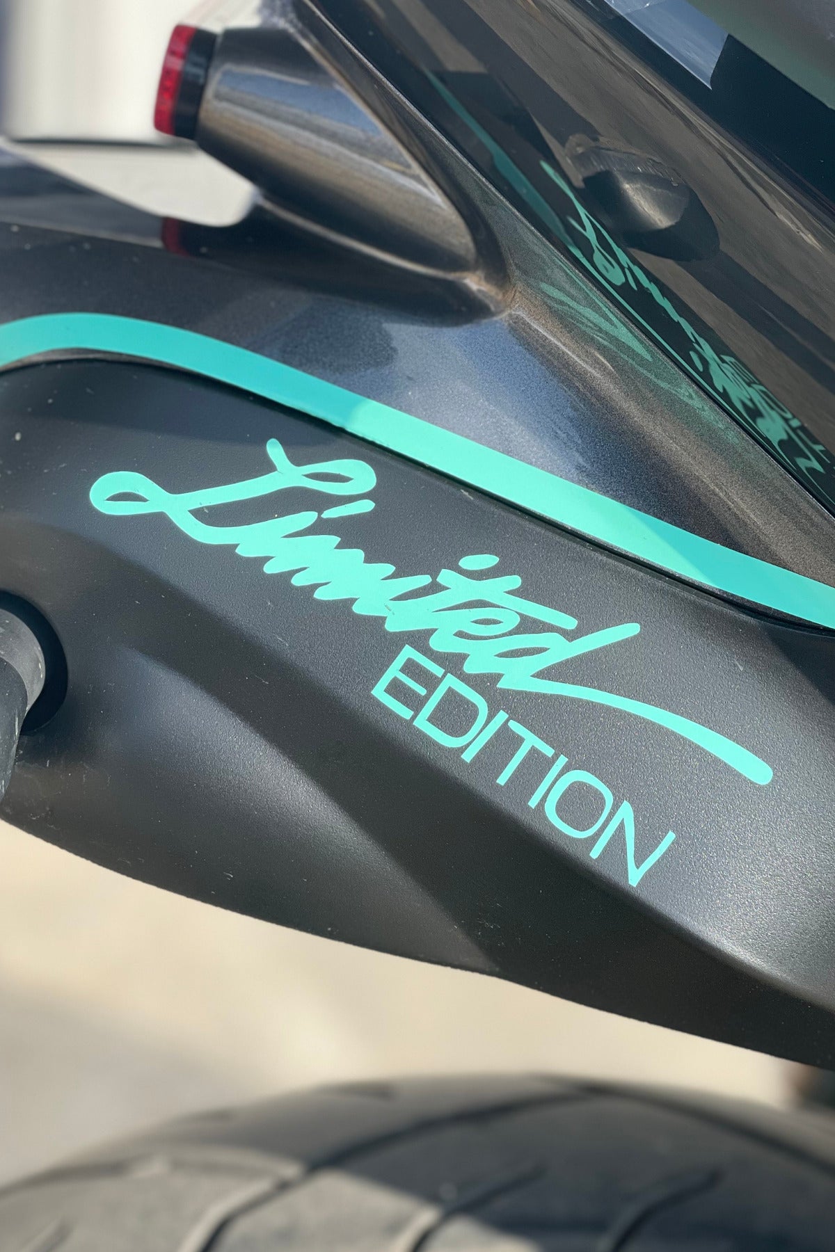 Motor-Araba-Kask için Nane Renk Limited Edition Sticker Etiket (1 Adet)