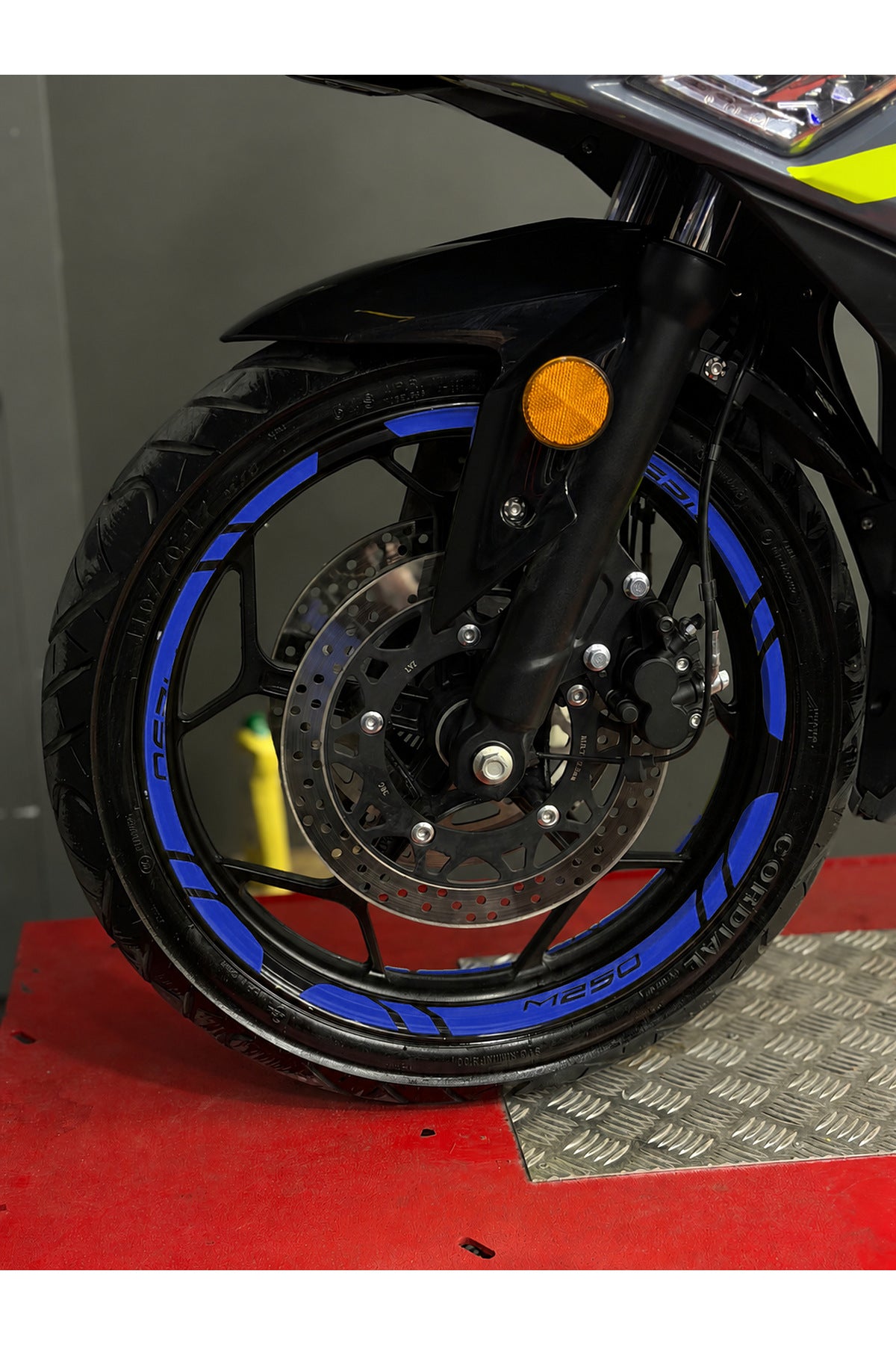 RKS M250 için M250 Yazılı 12 Parça Ön Arka Yeterli Jant Şeridi Sticker Seti