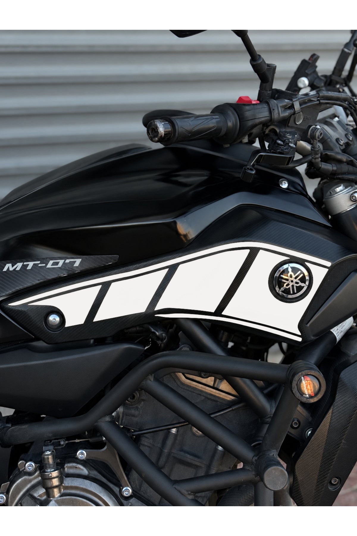 Yamaha MT-07 İÇİN Yan Plastik Panellere Uyumlu Grenaj Sticker (Sağ ve Sol) (2014-2017 Yılları Arası)