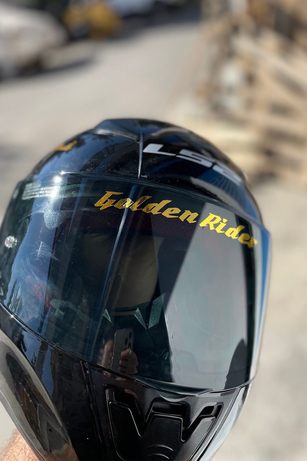 Motor-Kask Vizörü için Gold Altın Renk Golden Riders Sticker Etiket 14CMx2CM (1 Adet)
