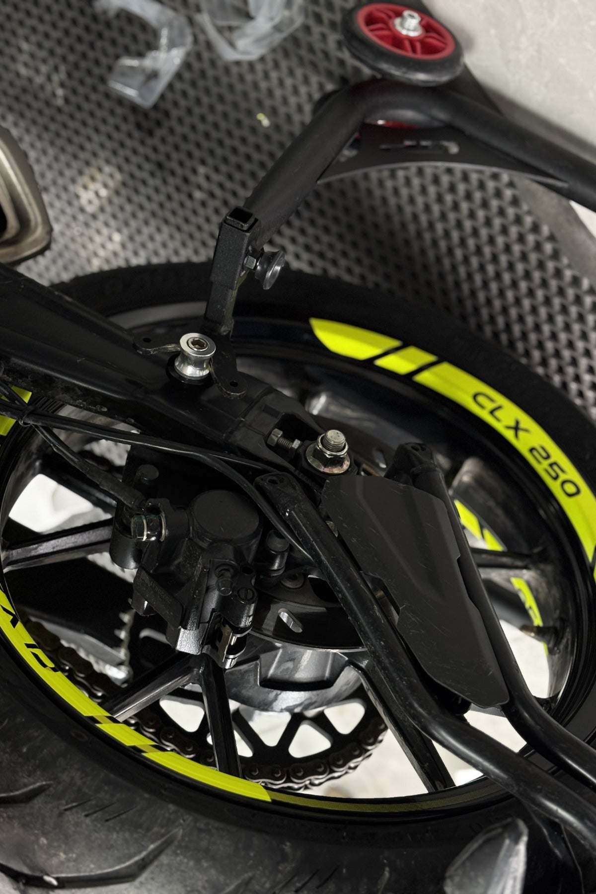 CFMOTO CLX 250 için Neon Sarı Jant Şeridi Sticker Seti (8 Parça)