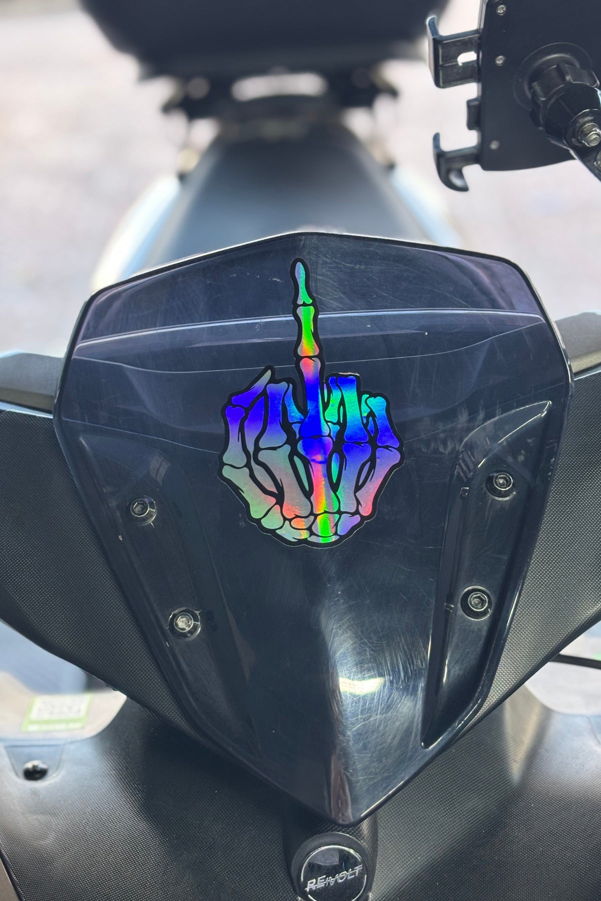 Motor ve Araba için Kemikli Hologramlı Orta Parmak Sticker (12CMx8CM)