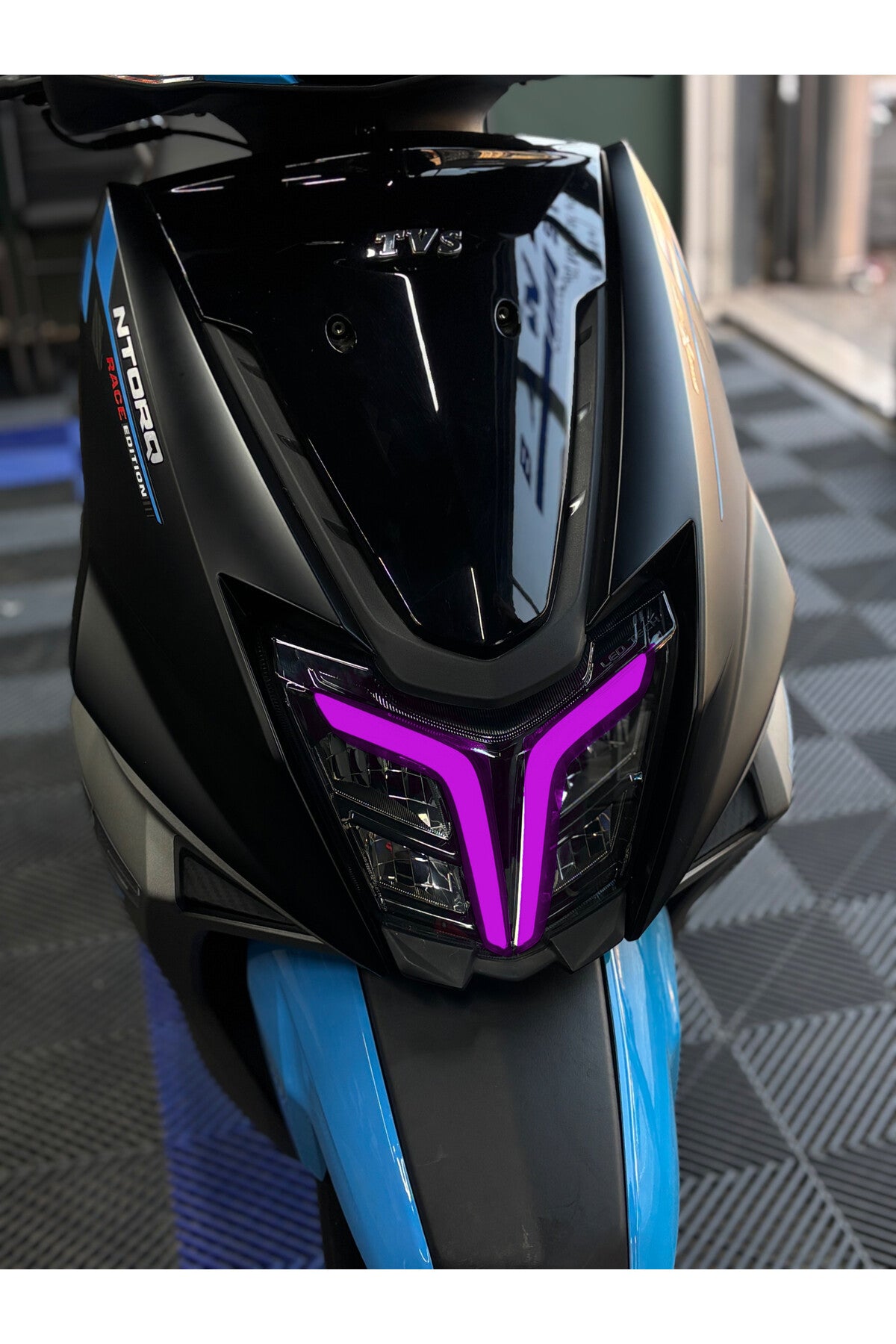 TVS Ntorq 125 için Far Renklendirme Far Tasarım Film Sticker