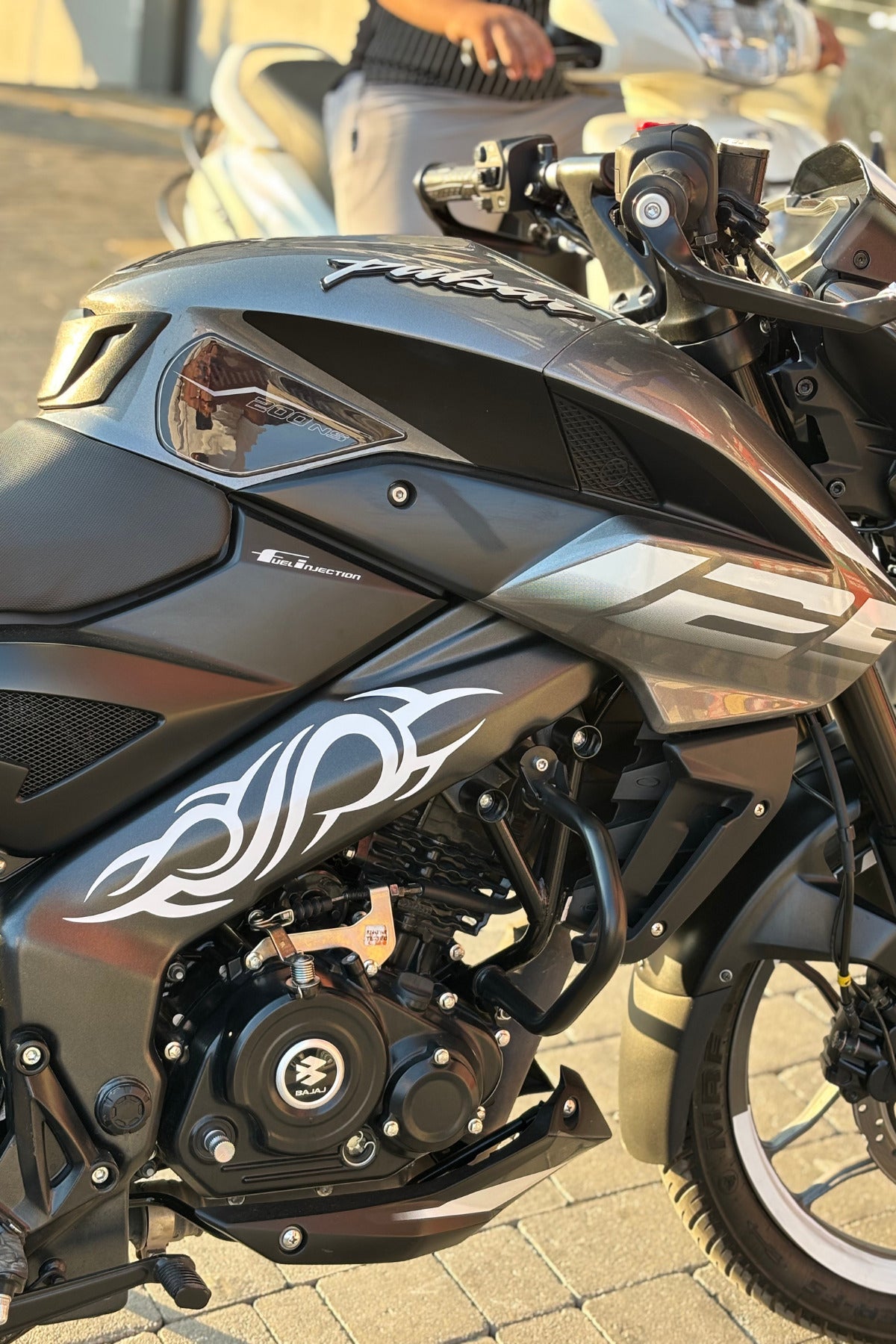 Motosiklet için Beyaz Renk Tribal Desen Sticker Etiket (2'li Sağ ve Sol)