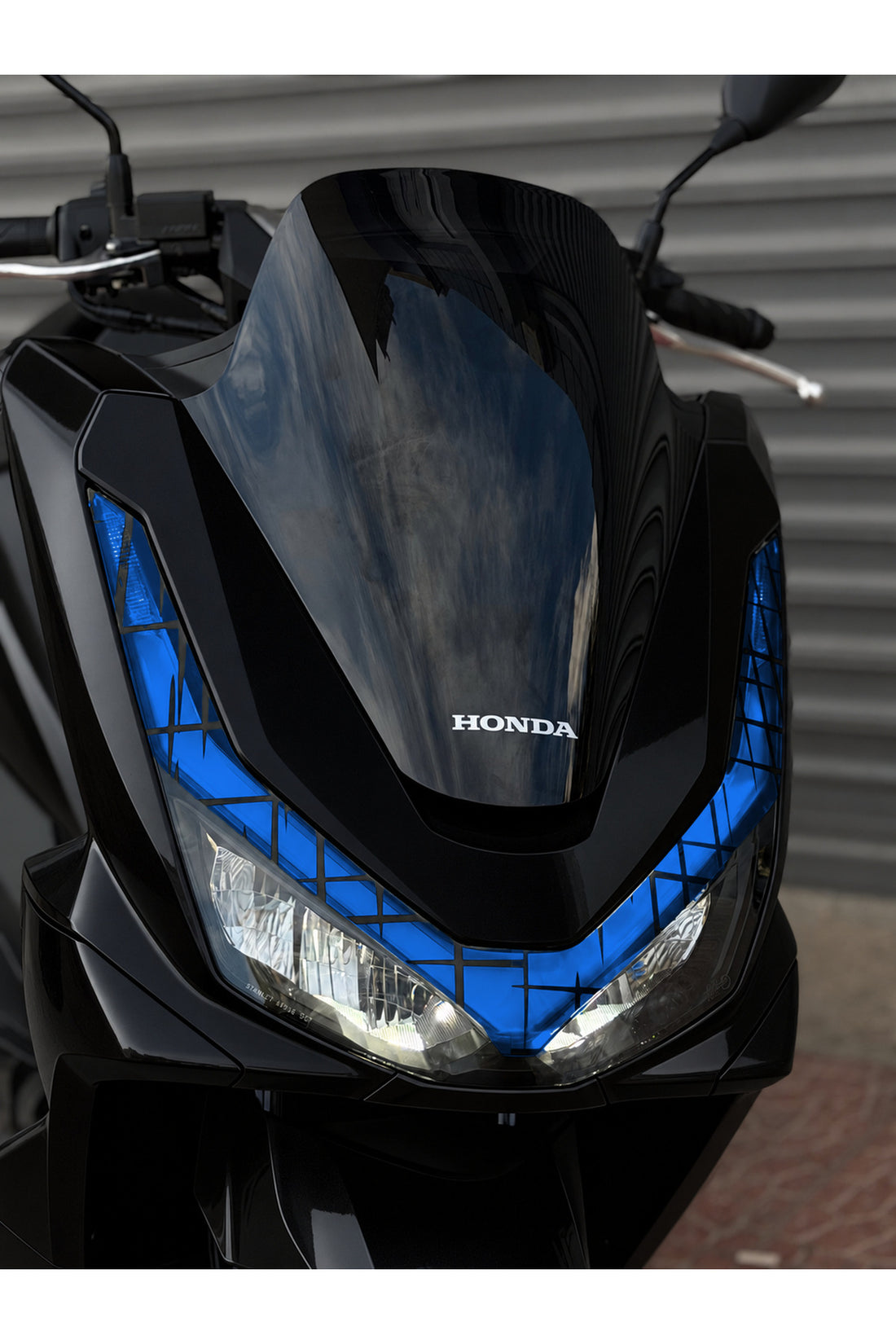Honda PCX Deluxe için Çizgisel Tasarımlı Far Tasarım Far Renklendirme Sticker (2025-2026)