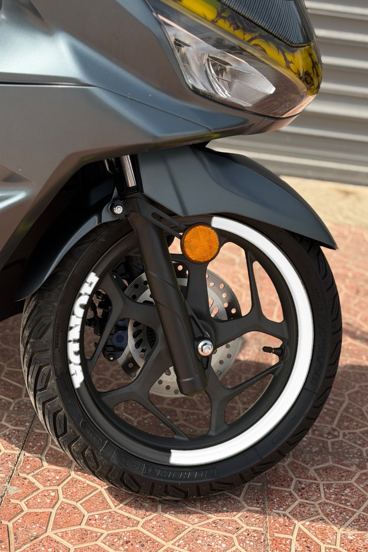 Honda Pcx için Honda Yazılı Yarım Jant Şeridi Sticker Seti (Ön-Arka-Sağ-Sol)