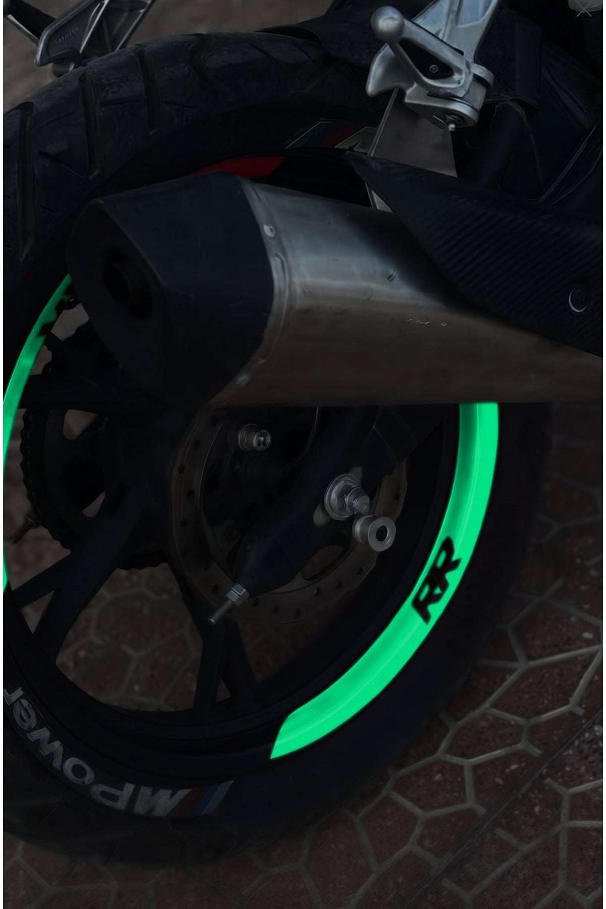 RKS SRK 125R için Reflektötlü RR Yazılı Çeyrek Jant Şeridi Sticker Seti (8 Parça)