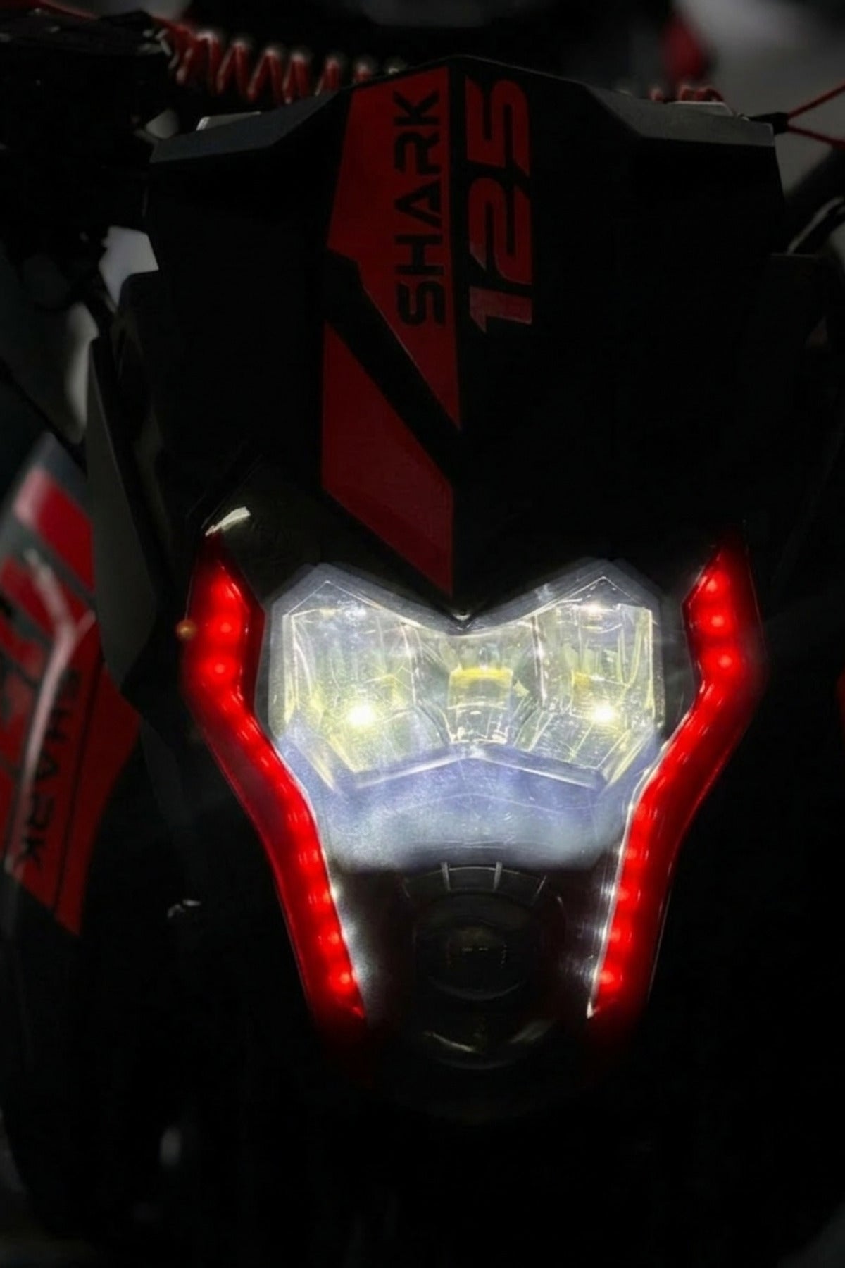 Arora Shark 125 için Far Filmi Sticker (Sağ-Sol)