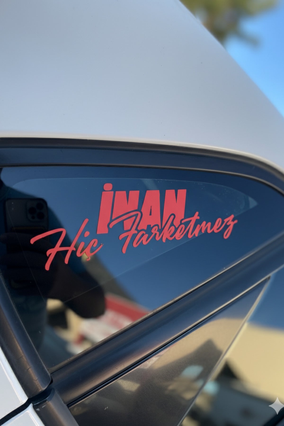 Araba ve Motor için İnan Hiç Farketmez Sticker Etiket (1 Adet)