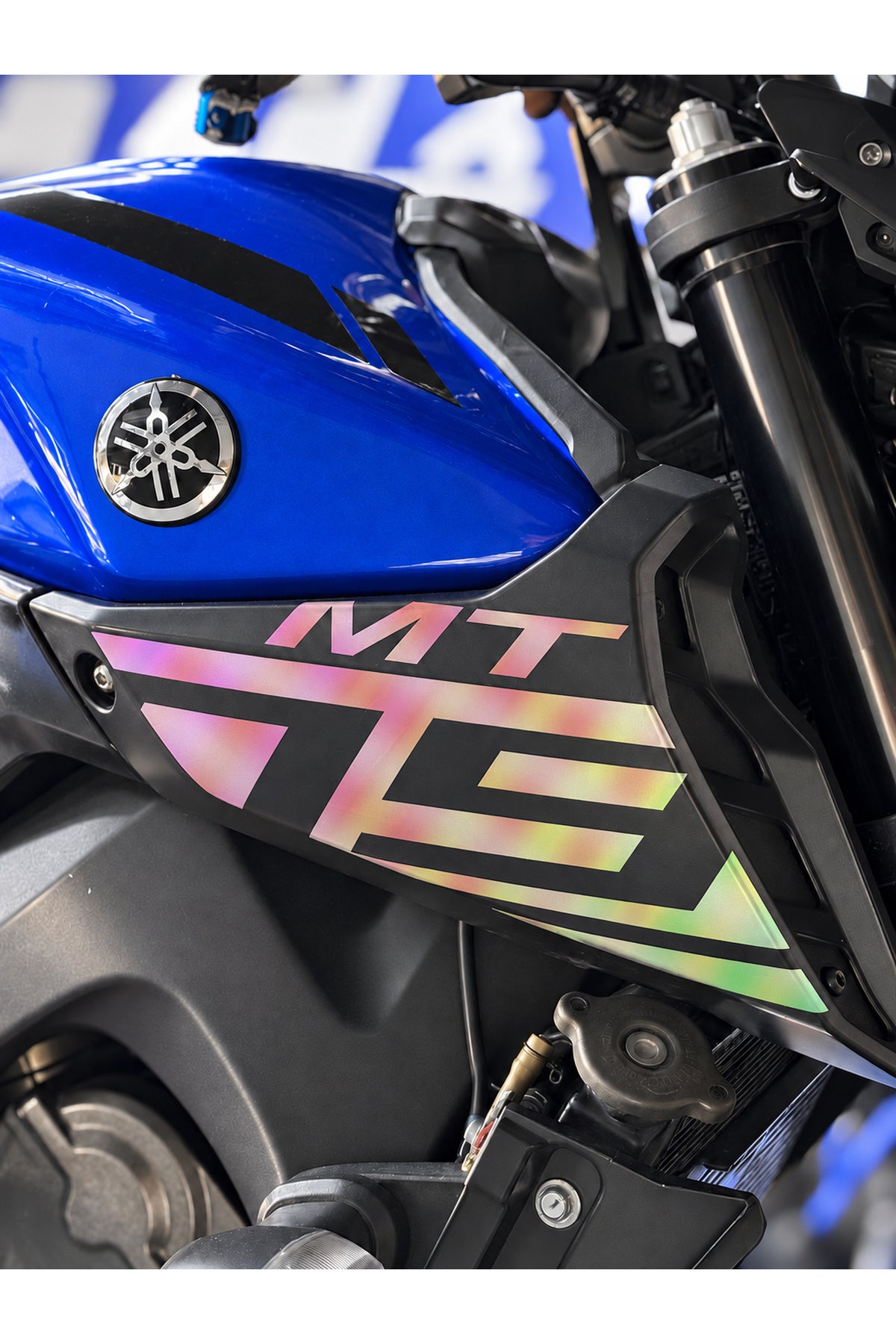 Yamaha MT-09 için Yan Grenajlara Uyumlu Kaplamalı MT-09 Sticker Etiket (2018-2019-2020)