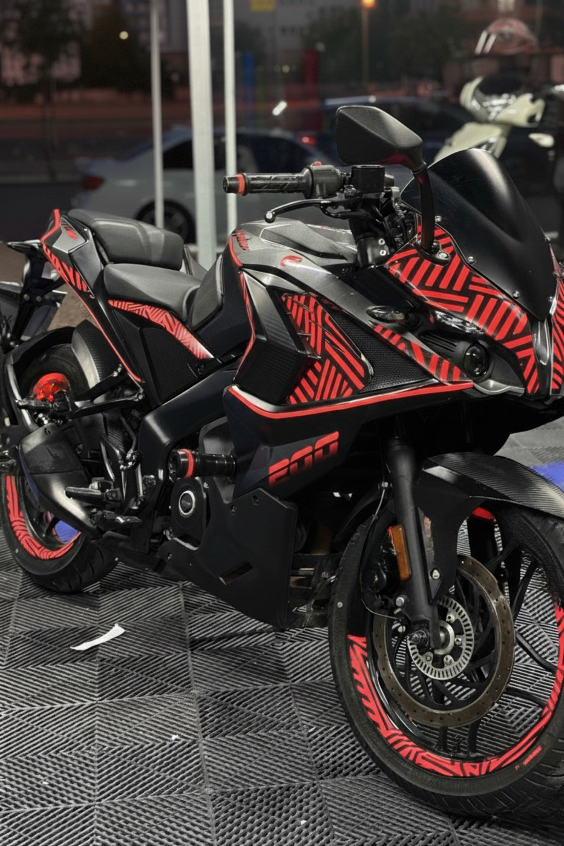 Bajaj Pulsar RS200 için Komple Baskılı Sticker Seti