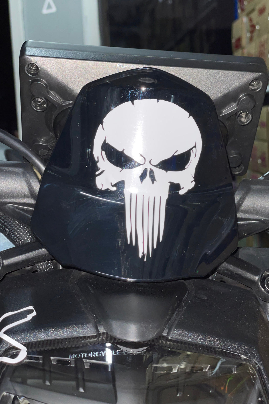 Motor-Araba-Kask için Beyaz Renk Punısher Kurukafa Sticker Etiket (12CMx6CM)(1 Adet)