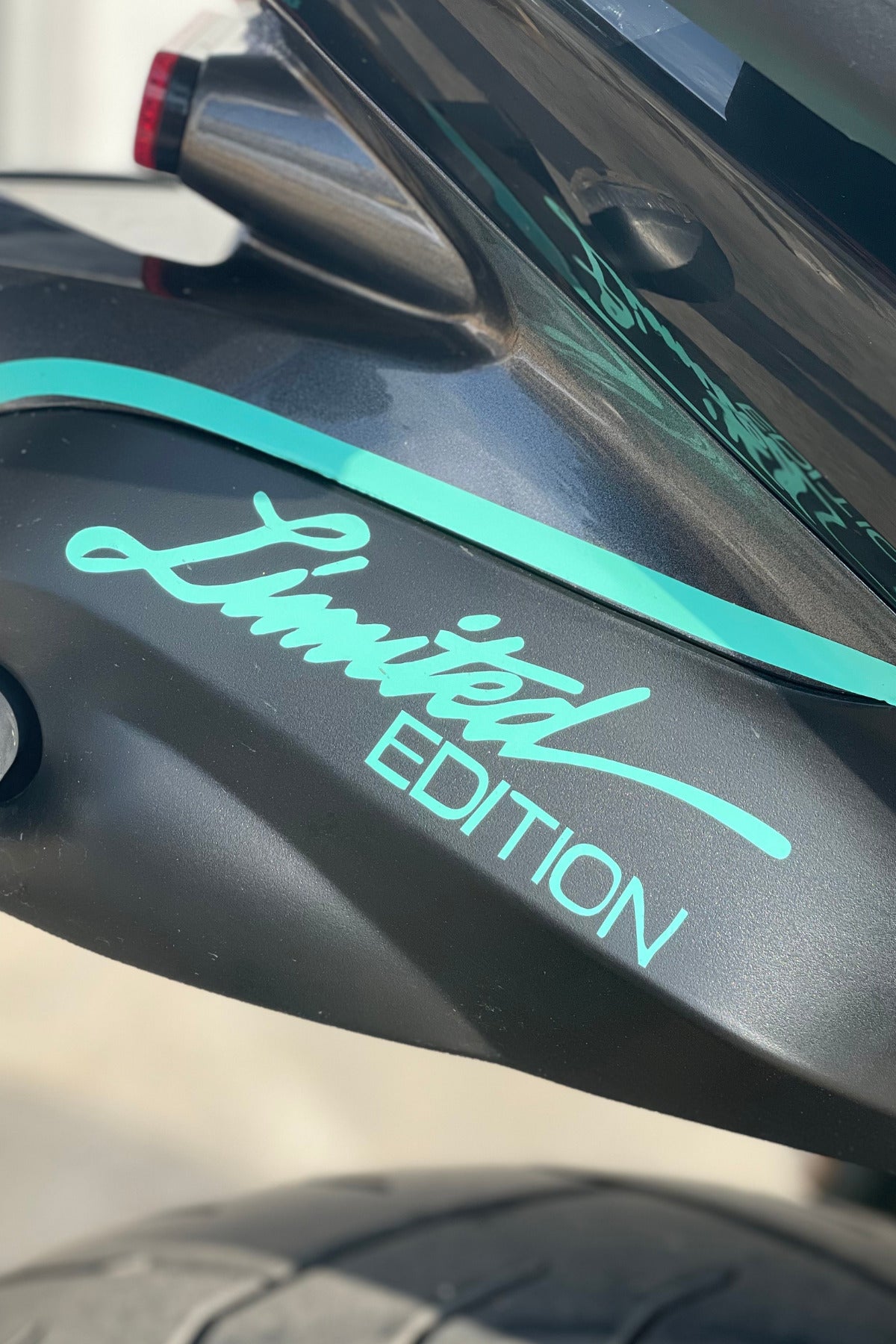 Motor-Araba-Kask için Nane Renk Limited Edition Sticker Etiket (1 Adet)