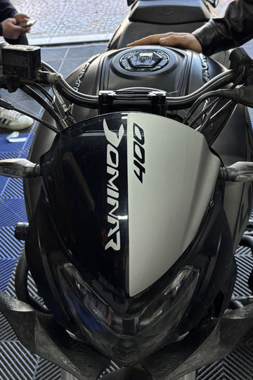 Bajaj Dominar 400 için Mat Gümüş Renkli Kafa Detay Sticker (işçilik GEREKTİRİR)