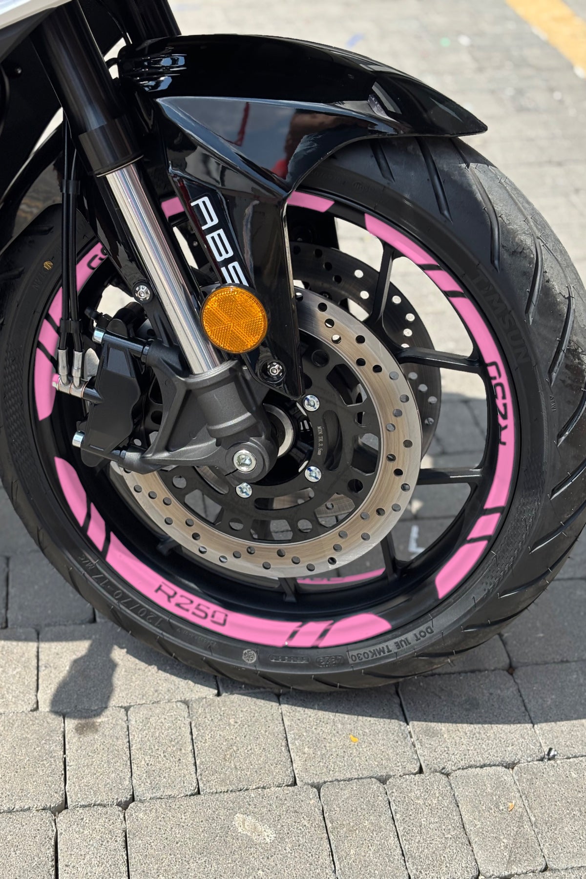 RKS R250 için 12 Parça R250 Yazılı Jant Şeridi Sticker Seti (Ön Arka Sağ Sol Yeterli)