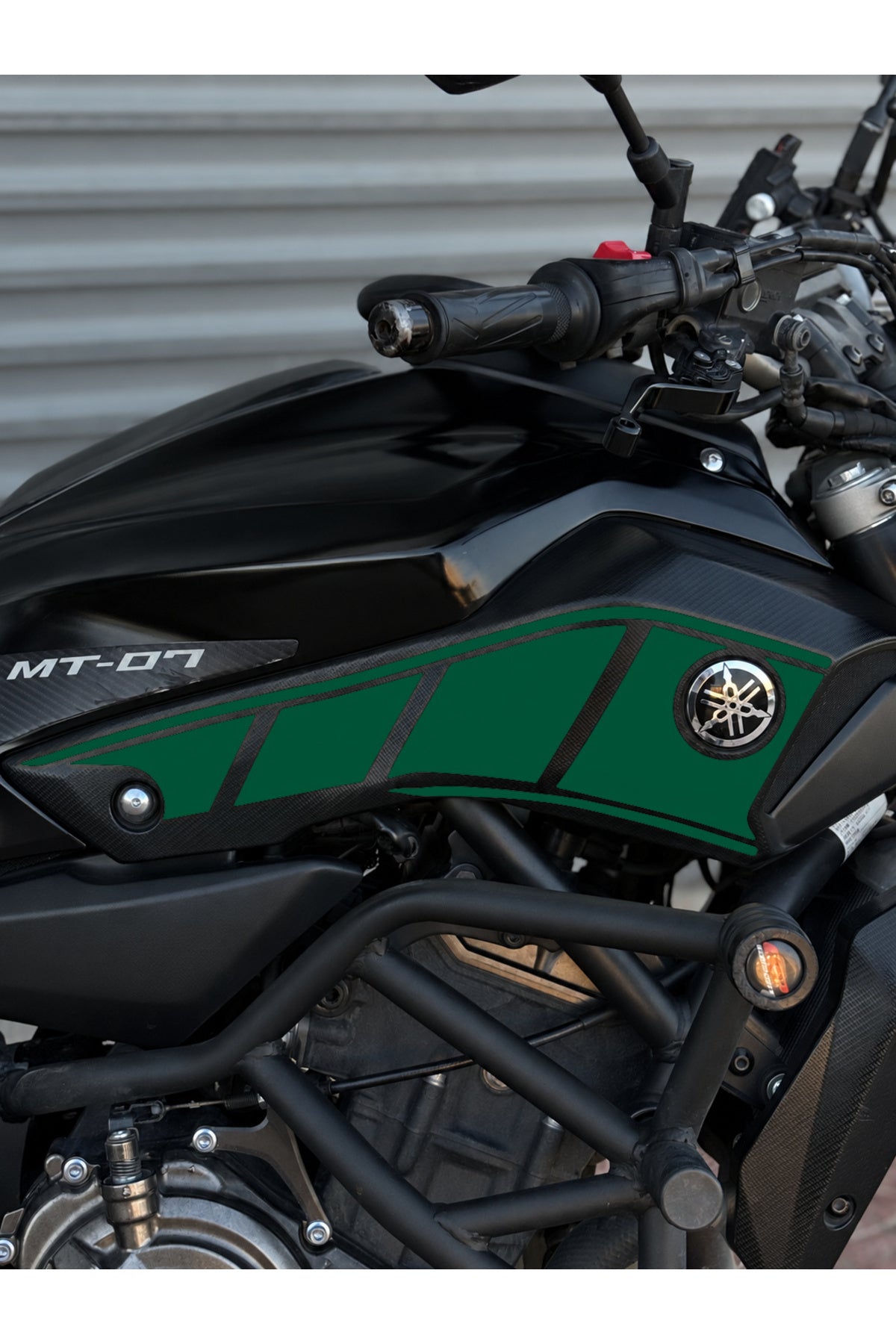 Yamaha MT-07 İÇİN Yan Plastik Panellere Uyumlu Grenaj Sticker (Sağ ve Sol) (2014-2017 Yılları Arası)