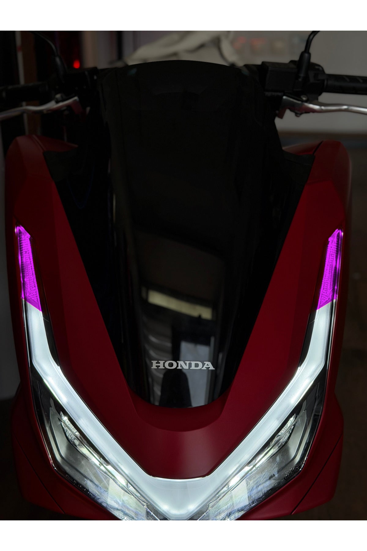 Honda PCX Deluxe Sinyal Kısımlarına Renkli Far Filmi Sticker (Sağ ve Sol ) (2025-2026 Uyumlu)