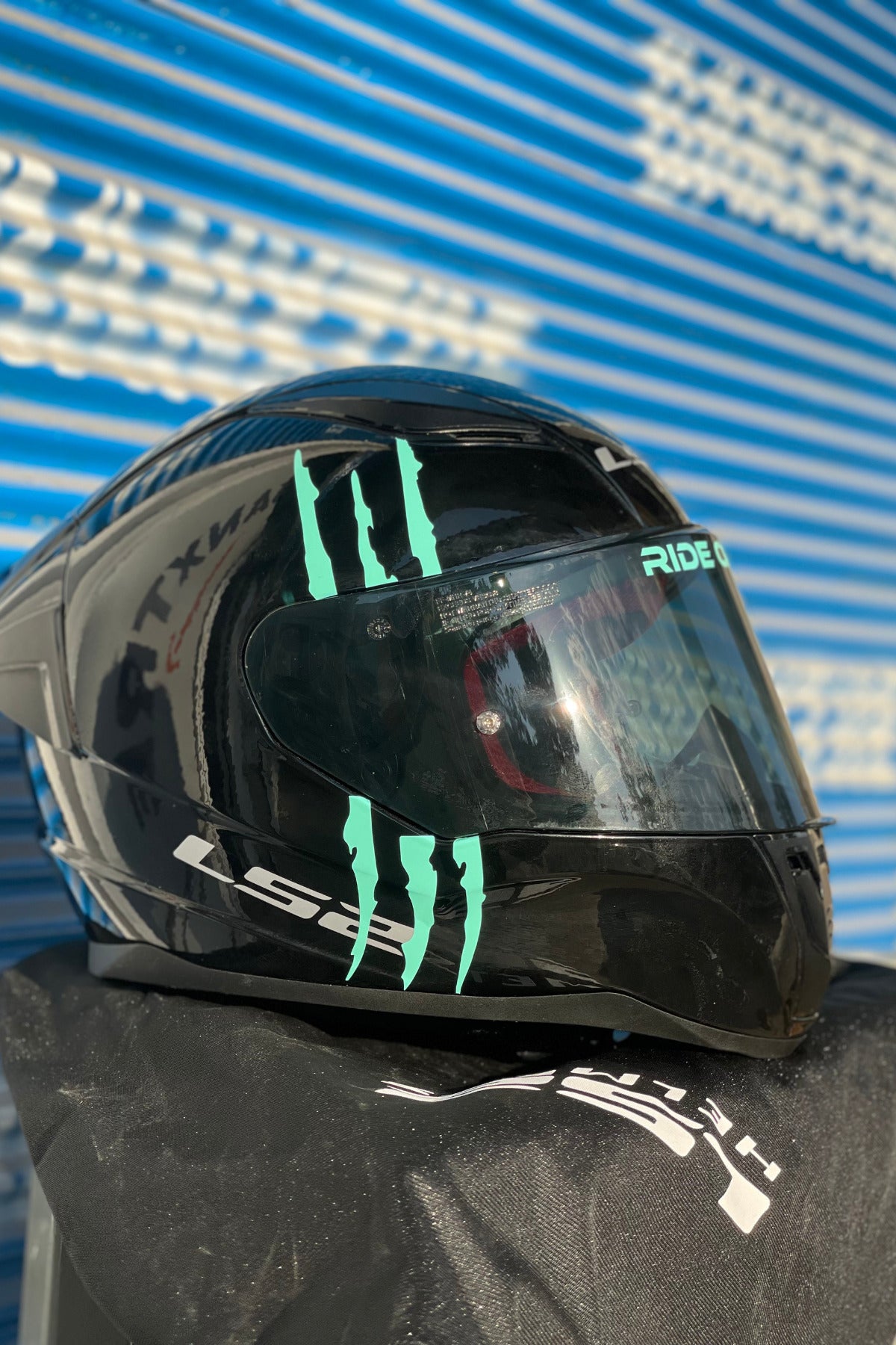 Dekoratif Kask için Orafol Nane Yeşili Renk Pençe Sticker Etiket (1 Adet)