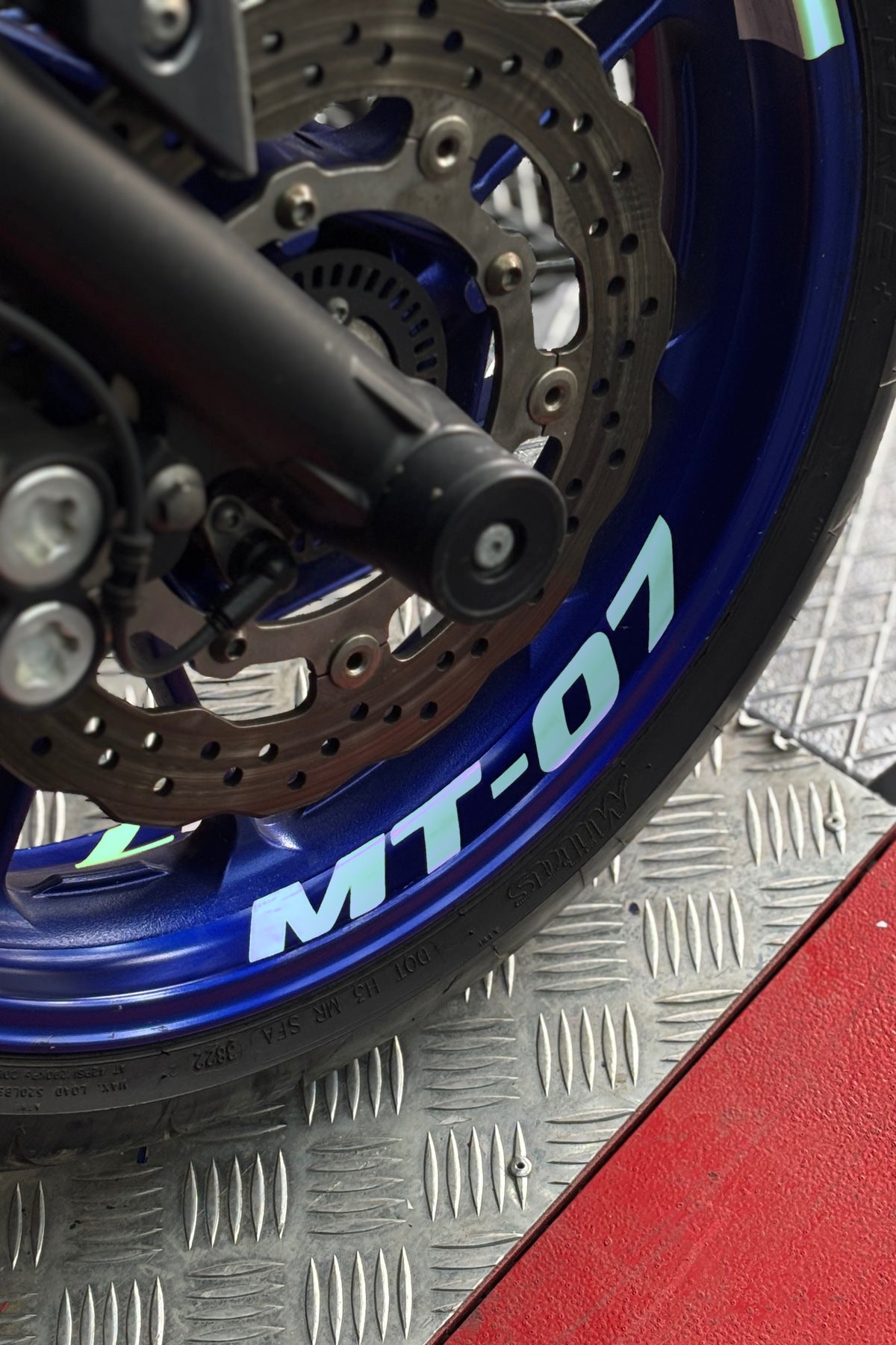 Yamaha MT-07 için Jant içi MT-07 Yazı Sticker Etiket ( 4 Adet) (Tüm Yıllara Uyumlu)