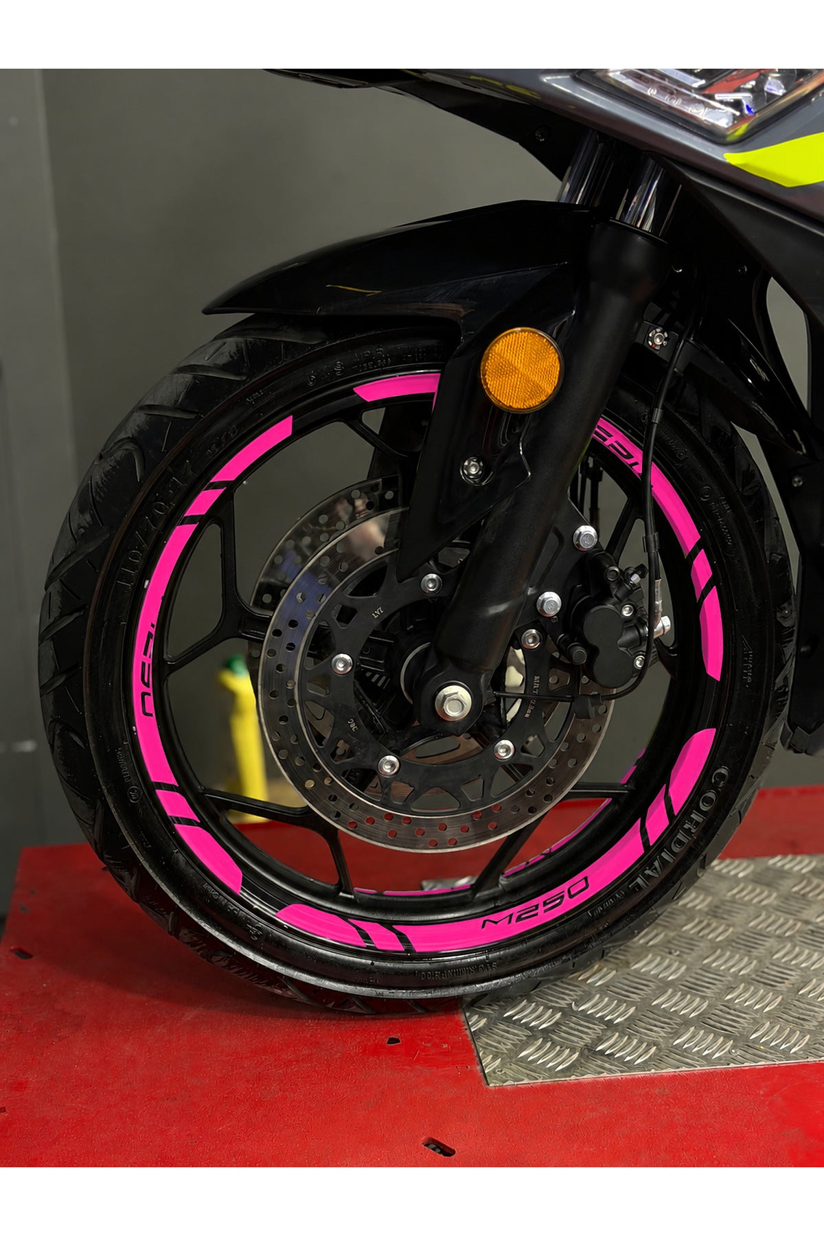 RKS M250 için M250 Yazılı 12 Parça Ön Arka Yeterli Jant Şeridi Sticker Seti