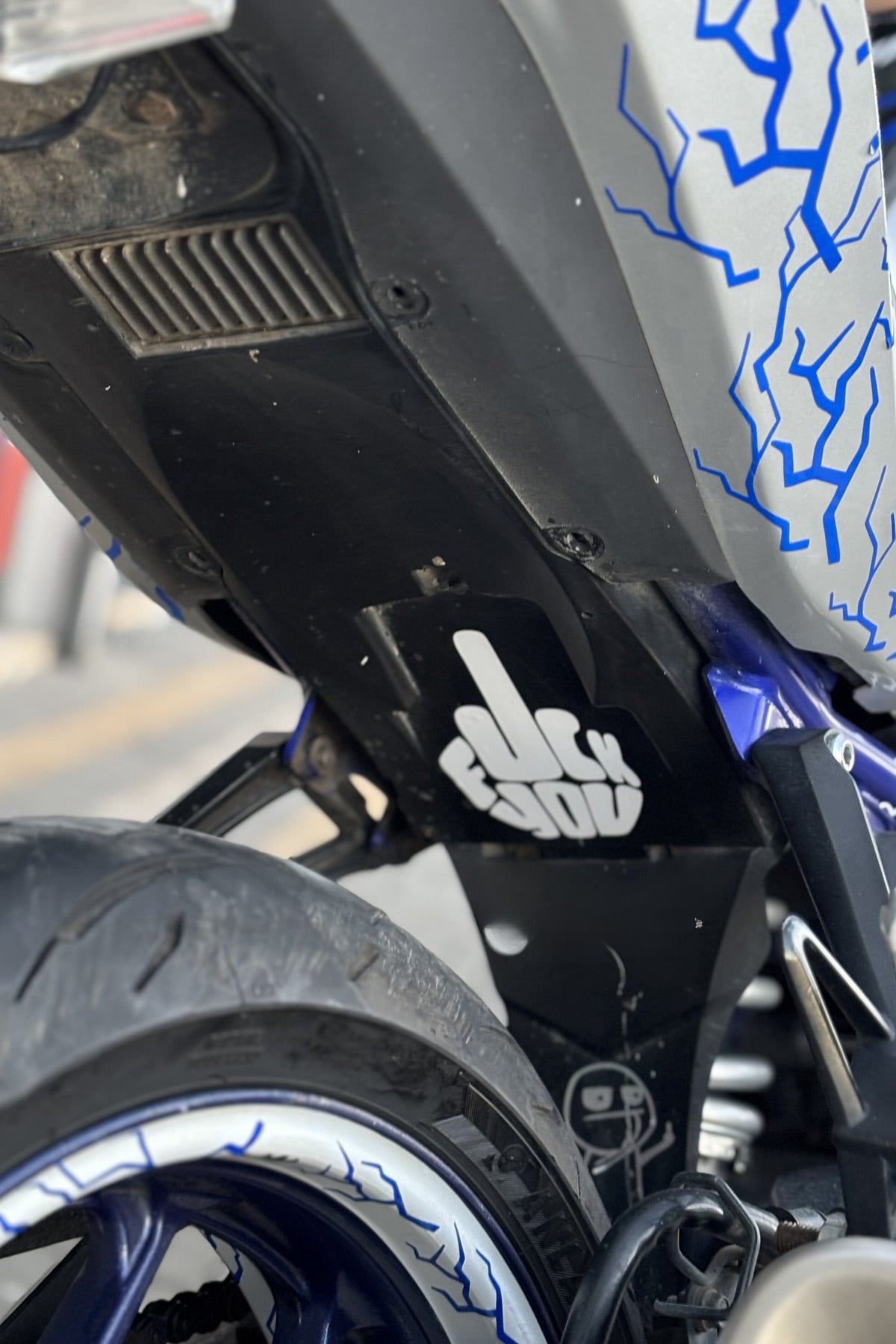 Motor için Sele Altı ve Drenajlara Uyumlu Fck You Sticker Etiket (11CMx9CM)
