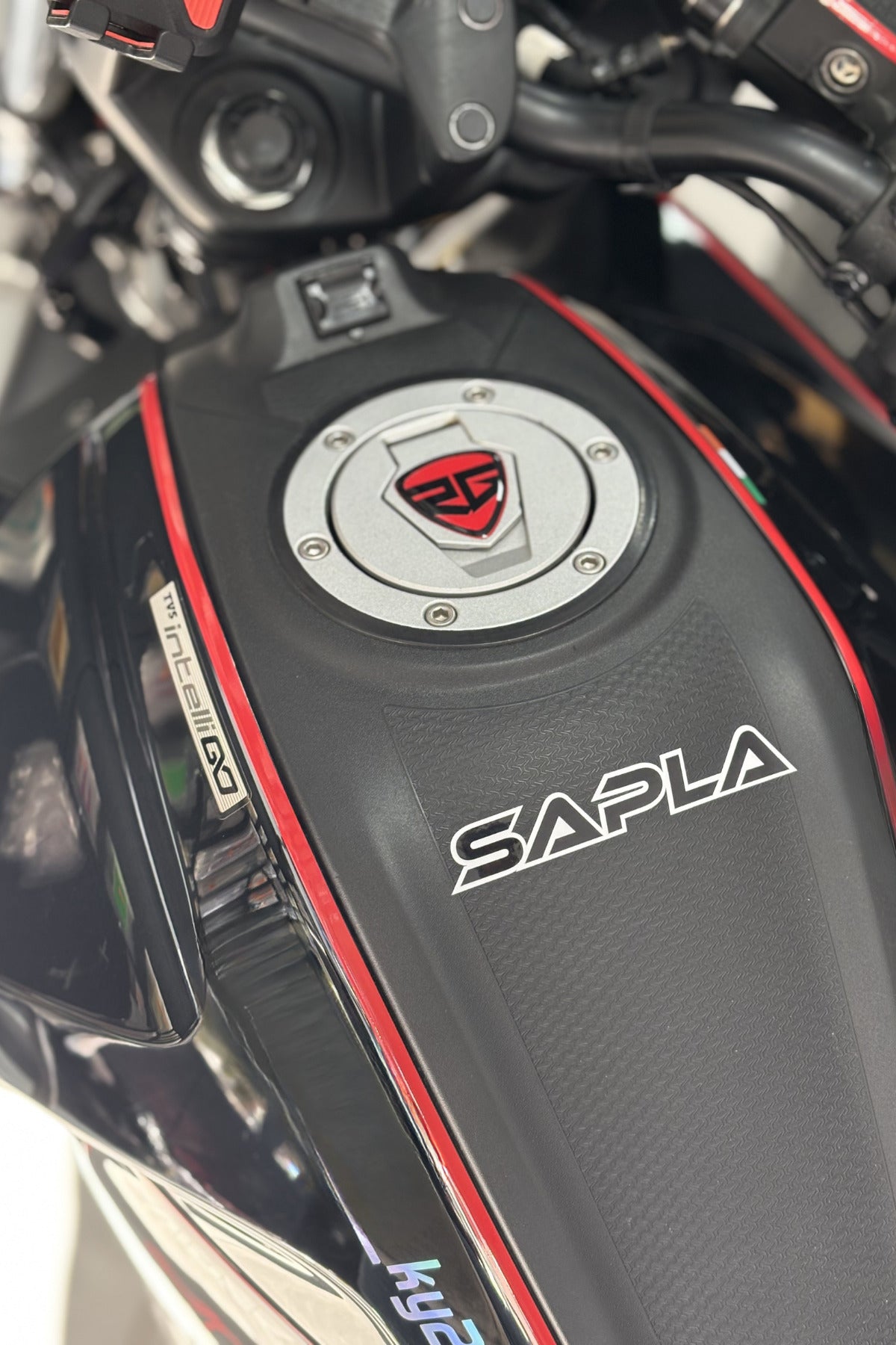 Motor ve Kask için Sapla Sticker Etiket (12CM)
