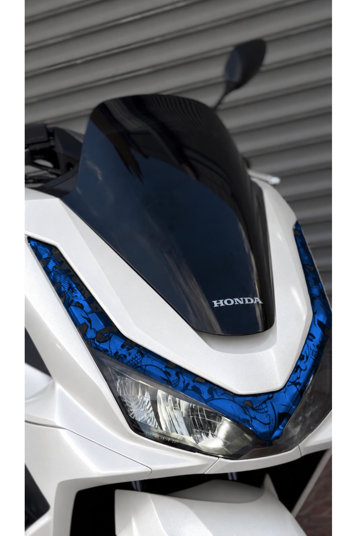 Honda PCX Deluxe için Kurukafa Desenli Far Renklendirme Far Tasarım Film Sticker