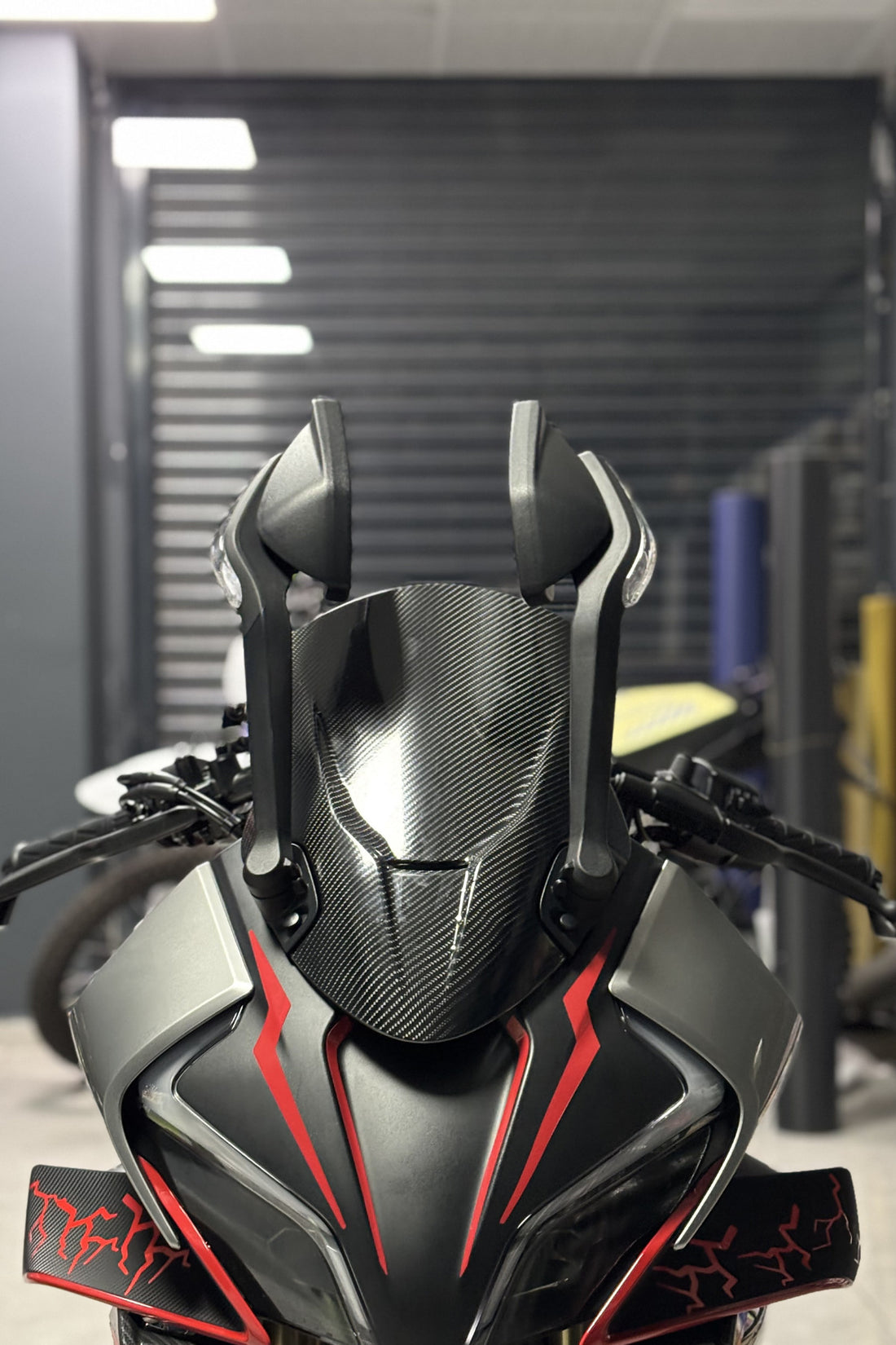 CF MOTO 450 SR için Kırmızı Renk Far Kaşı Sticker Etiket (4 Parça)