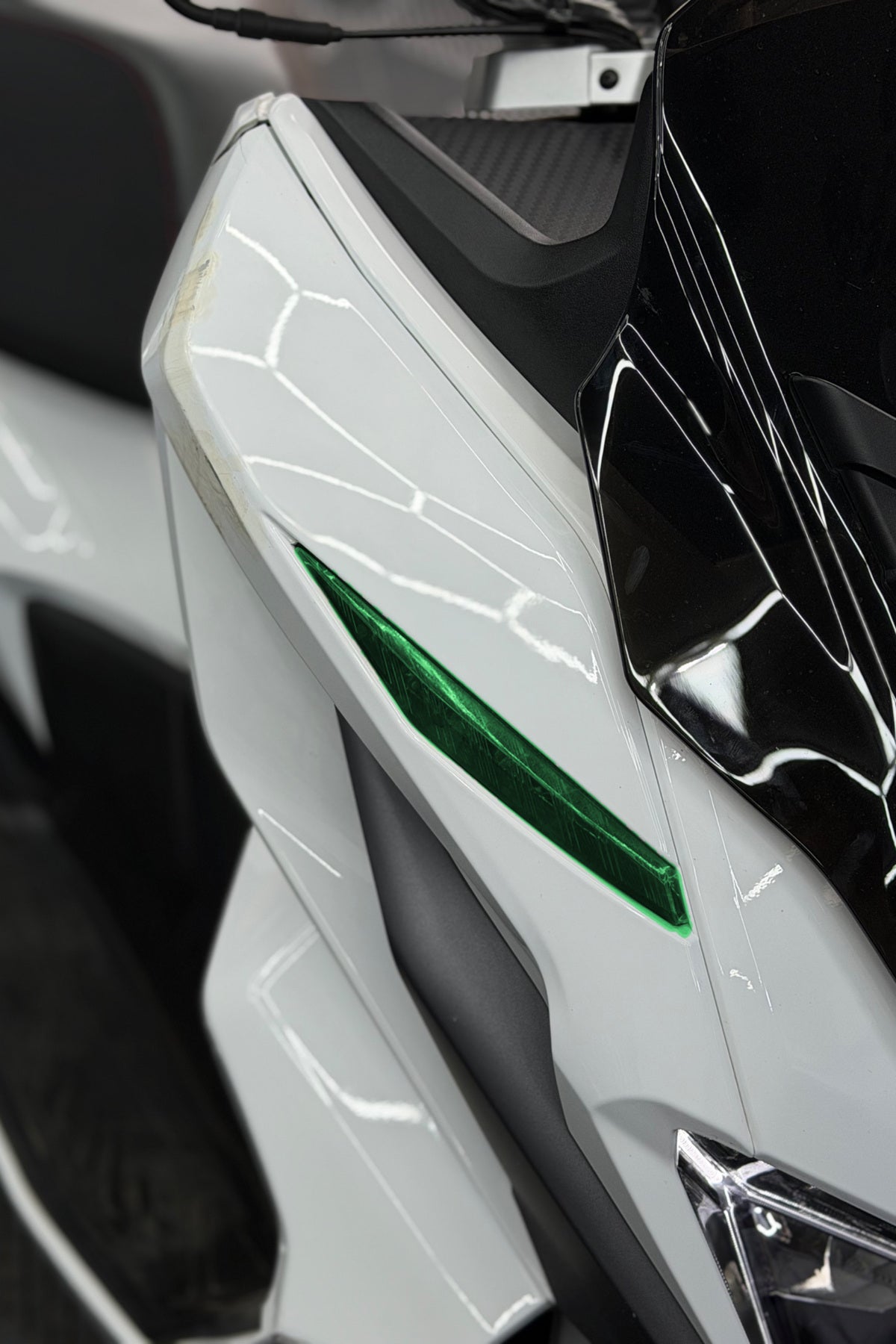 SYM JET X Scooter için Sinyallere Uyumlu Hazır Kesim Renkli Far Filmi Sticker