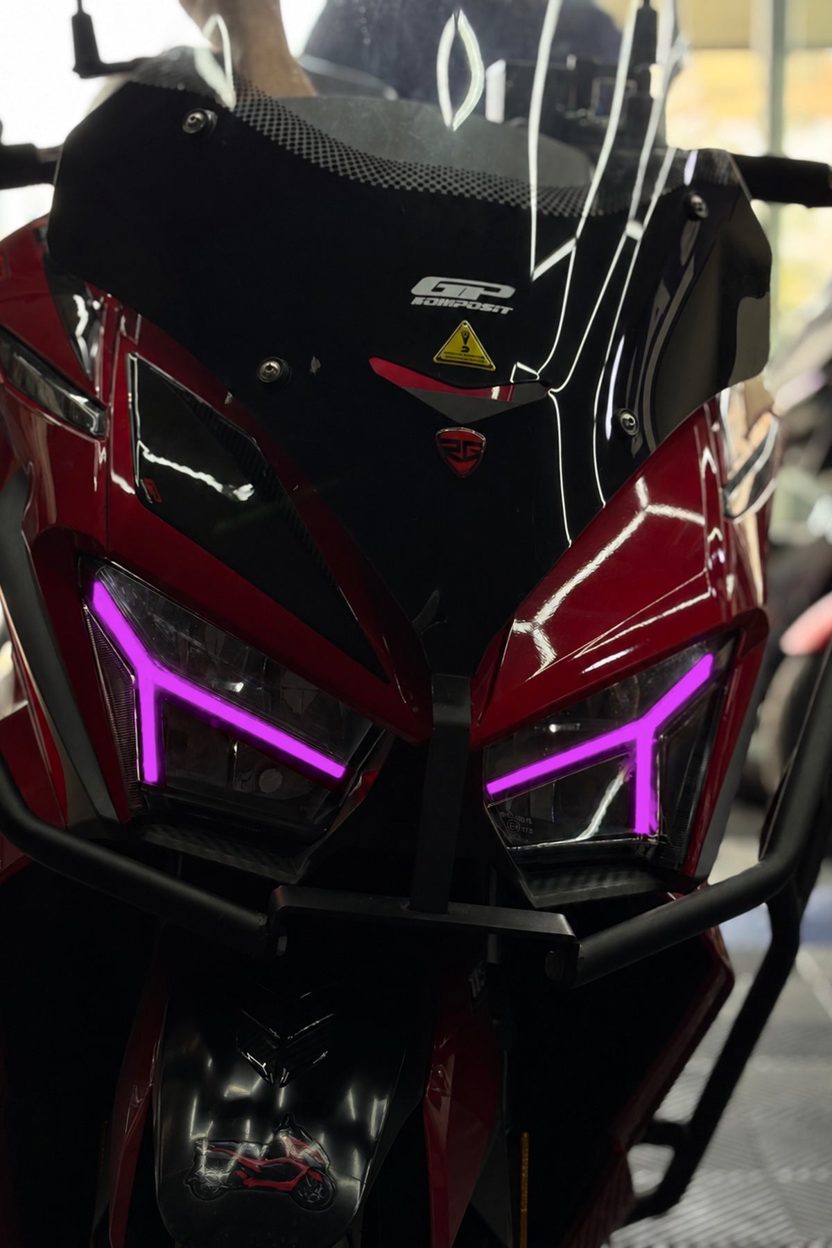 SYM JETX Scooter için Gündüz Ledi için Hazır Kesim Far tasarım Far Renklendirme Sticker (Sağ ve Sol)