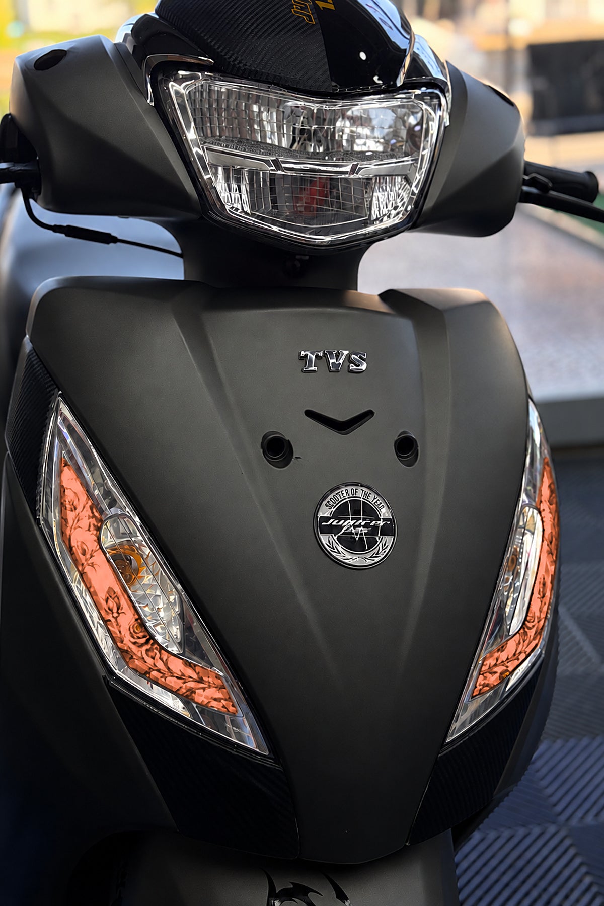 TVS Jupiter 125 için Sarmaşık Desenli Far Filmi Far Tasarım Filmi
