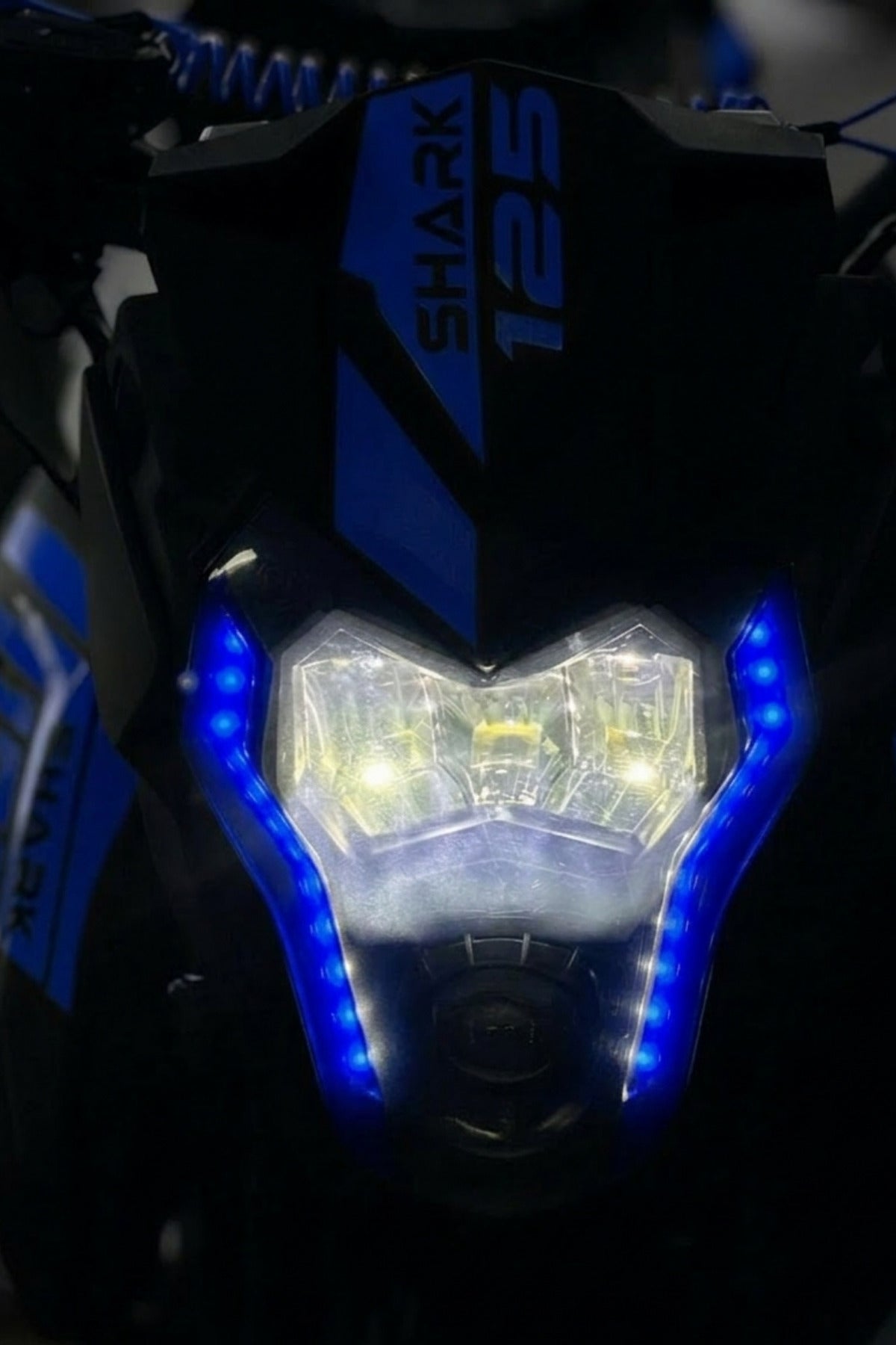 Arora Shark 125 için Far Filmi Sticker (Sağ-Sol)