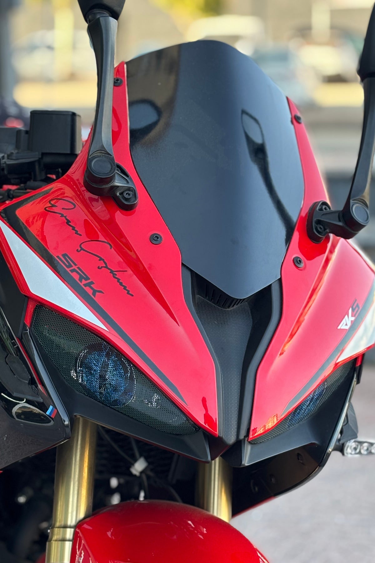 RKS SRK125 için Far Üstü Sticker Delikli Aydınlatma Engellemez (Sağ ve Sol)