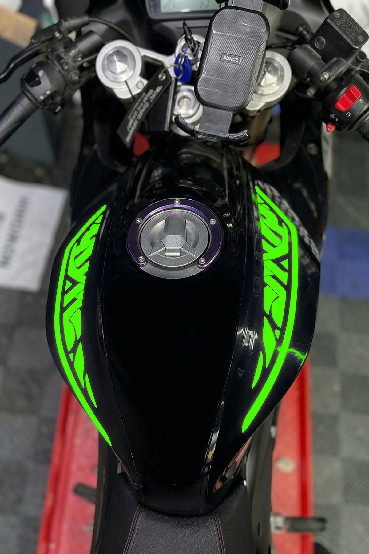 RKS SRK125R Motosiklet için Depo Üstü Tribal Dövme Sticker (Sağ ve Sol )