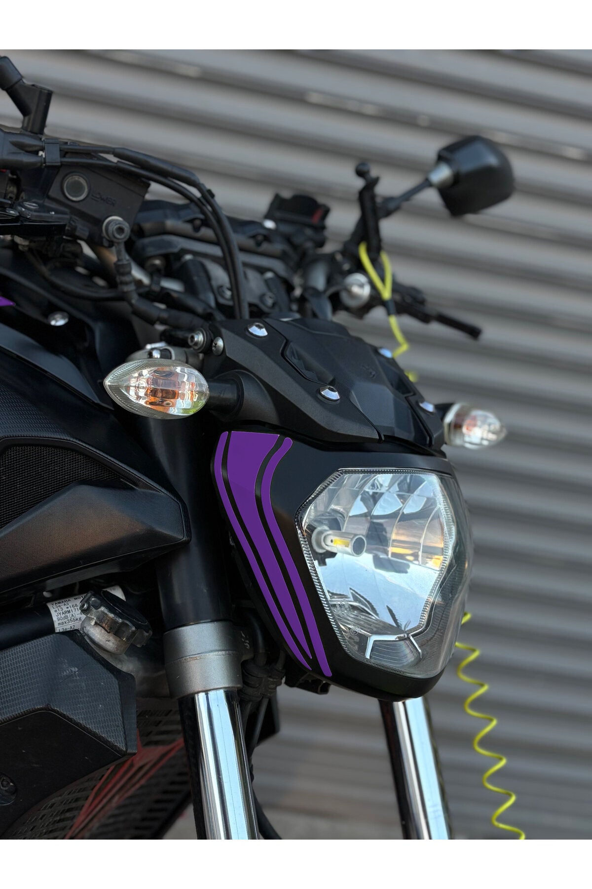 Yamaha MT-07 için Far Kaşı Sticker Etiket (Sağ ve Sol ) (2014-2017 Yılları Arası Uyumlu)