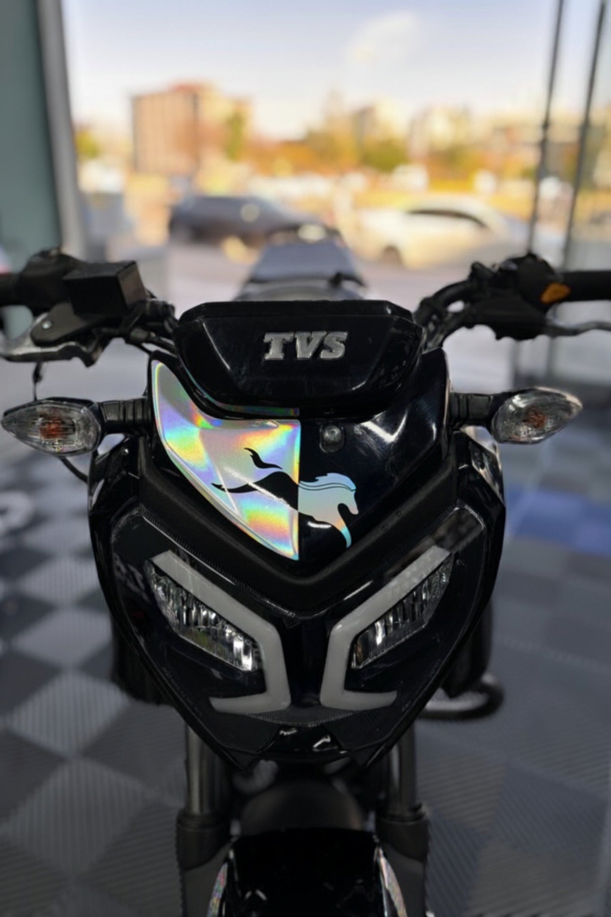 TVS Raider için Kafa Detay Sticker AT Logolu Sticker