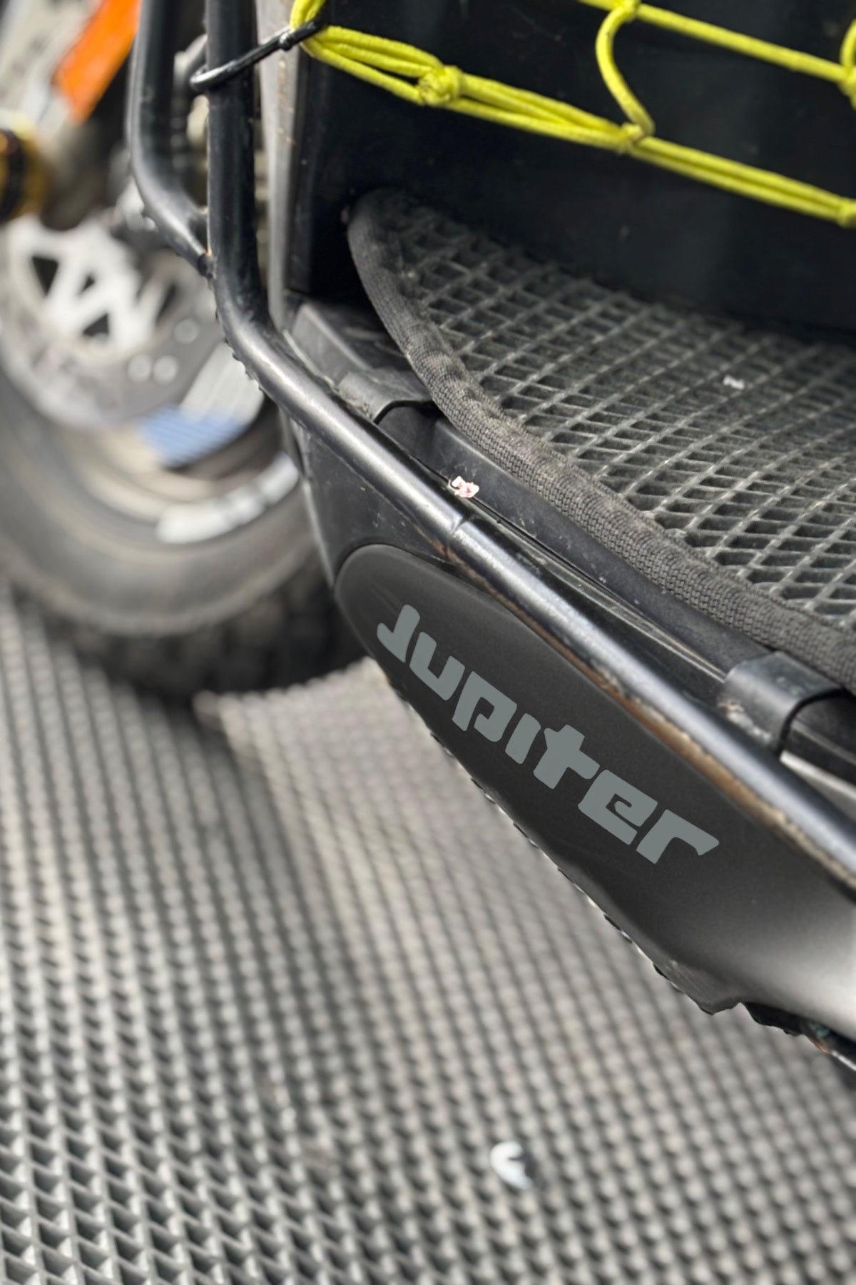 TVS Jupiter 125 için Alt Sakal Jupiter Yazıları Sticker (15CMx3CM)(2 Adet)