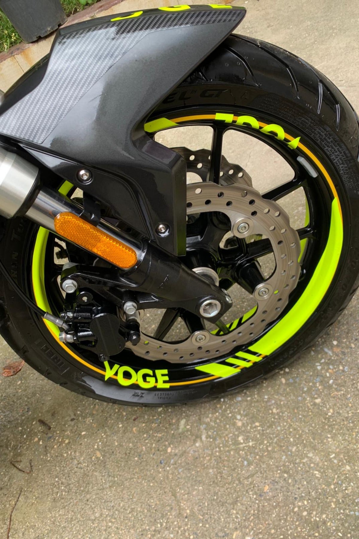 Voge Motor Grubu için Neon Sarı Jant Şeridi Sticker Seti (16 Parça)
