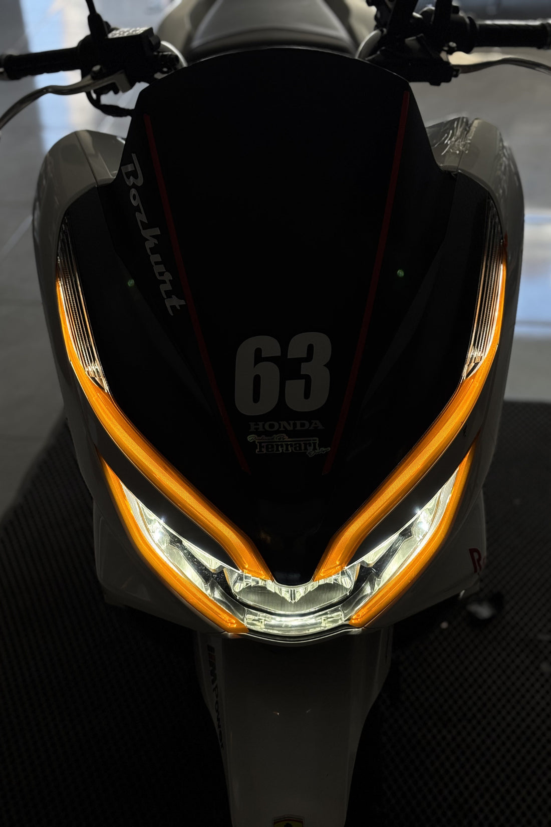 Honda PCX (2018-2020) için Far Tasarım Folyosu Sticker