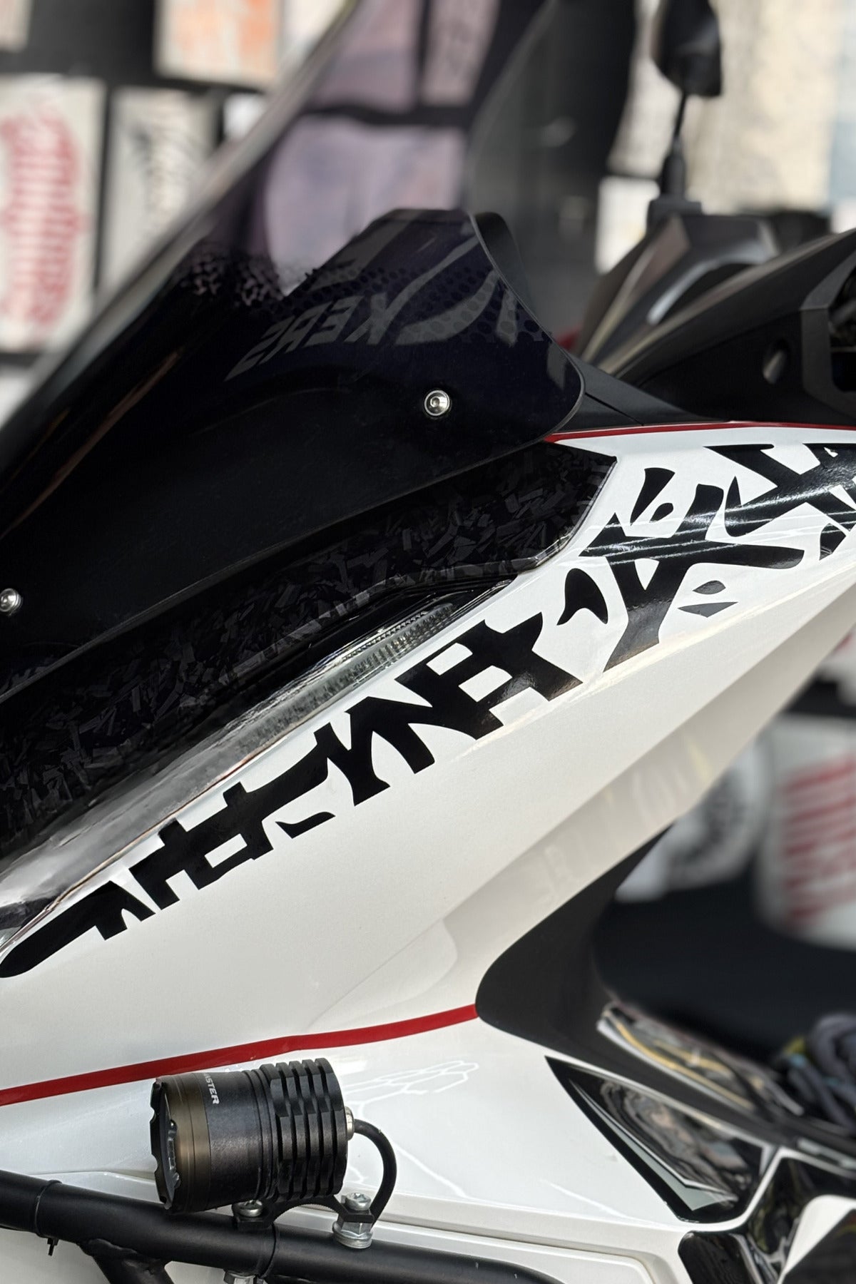 Honda PCX 2025-2026 Modeller için Yan Panel Tribal Desen Dövme Sticker (1 Adet)