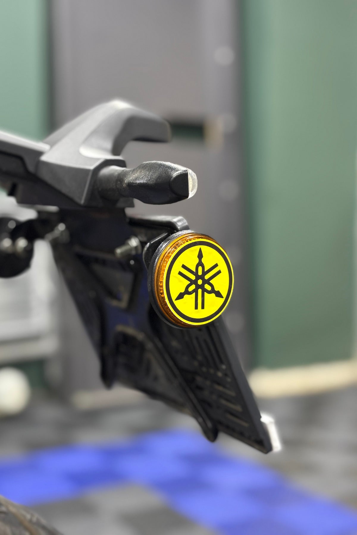 Yamaha Motosiklet Grubu Kedigözü Reflektörü için 5CMx5CM Sticker Etiket (2 Adet)