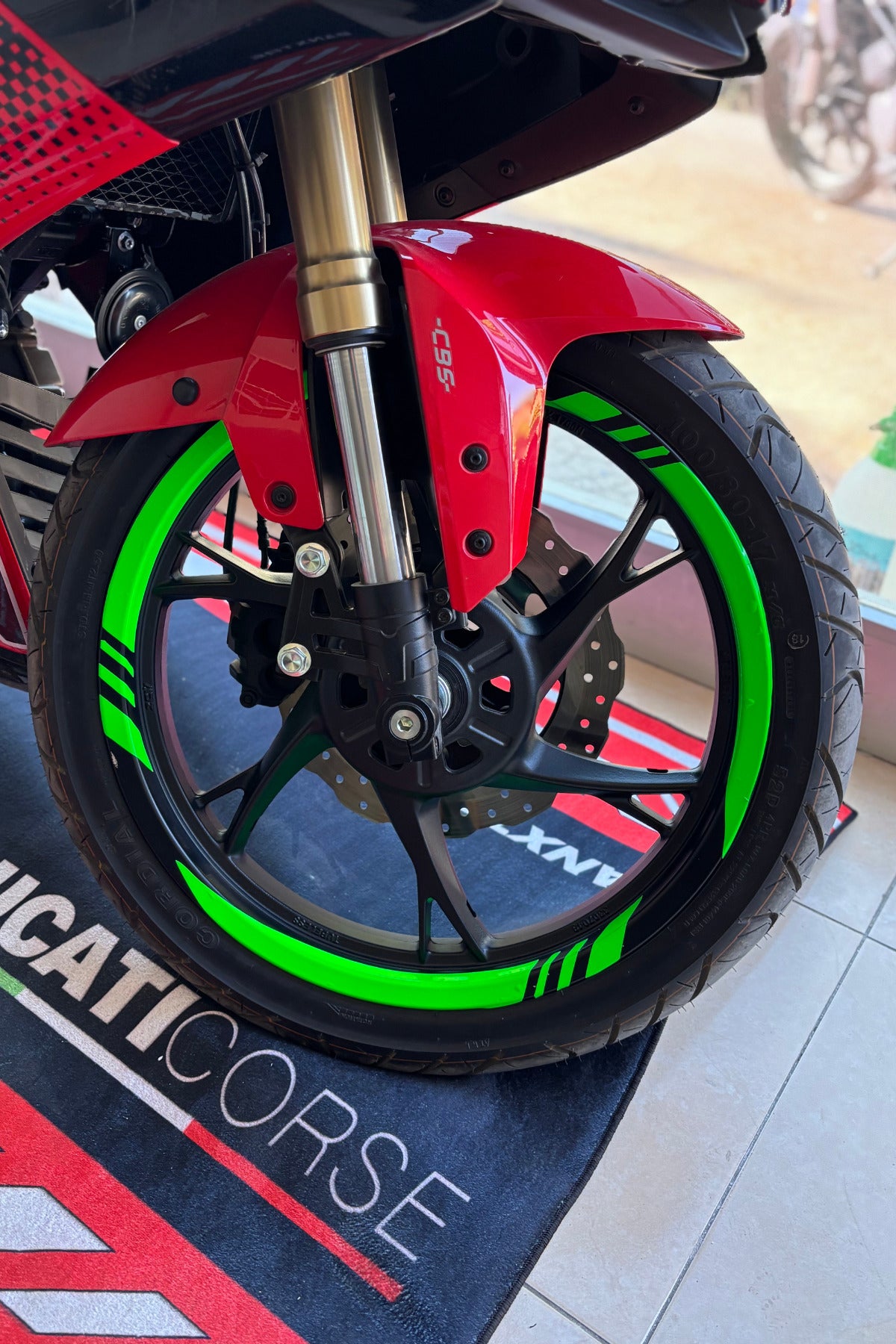 Motosiklet 17 ınch Jant Grubu için Tüm Motorlara Uyumlu Neon Yeşil Jant Şeridi (12 Parça)