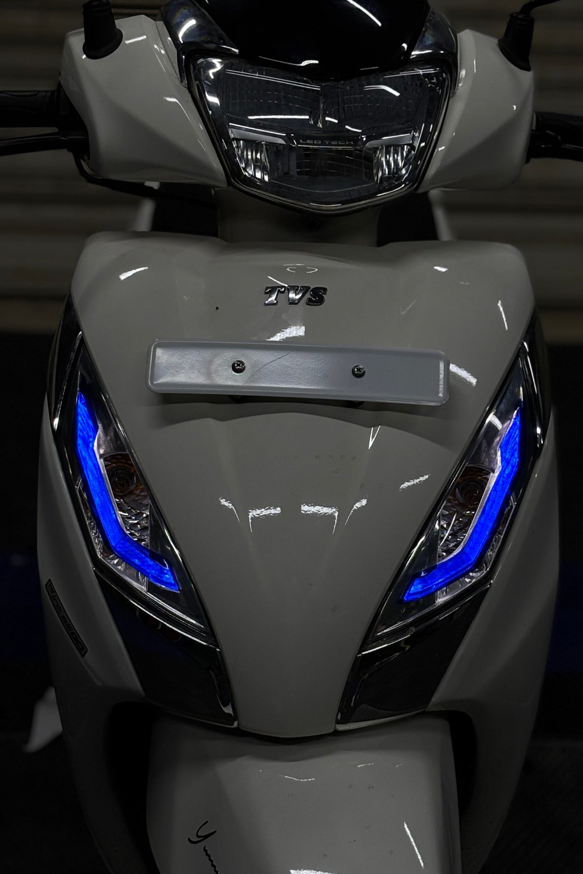 TVS Jupiter 125 için Gündüz Ledlerine Uyumlu Far Tasarım Sticker Seti (Sağ ve Sol)