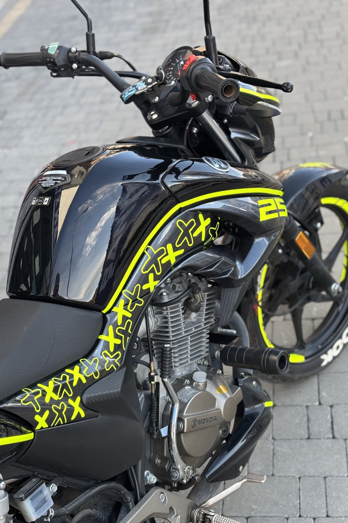 Mondial Drift-L için 45 Parça Neon Sarı X Design Sticker Etiket Seti (45 Parça)