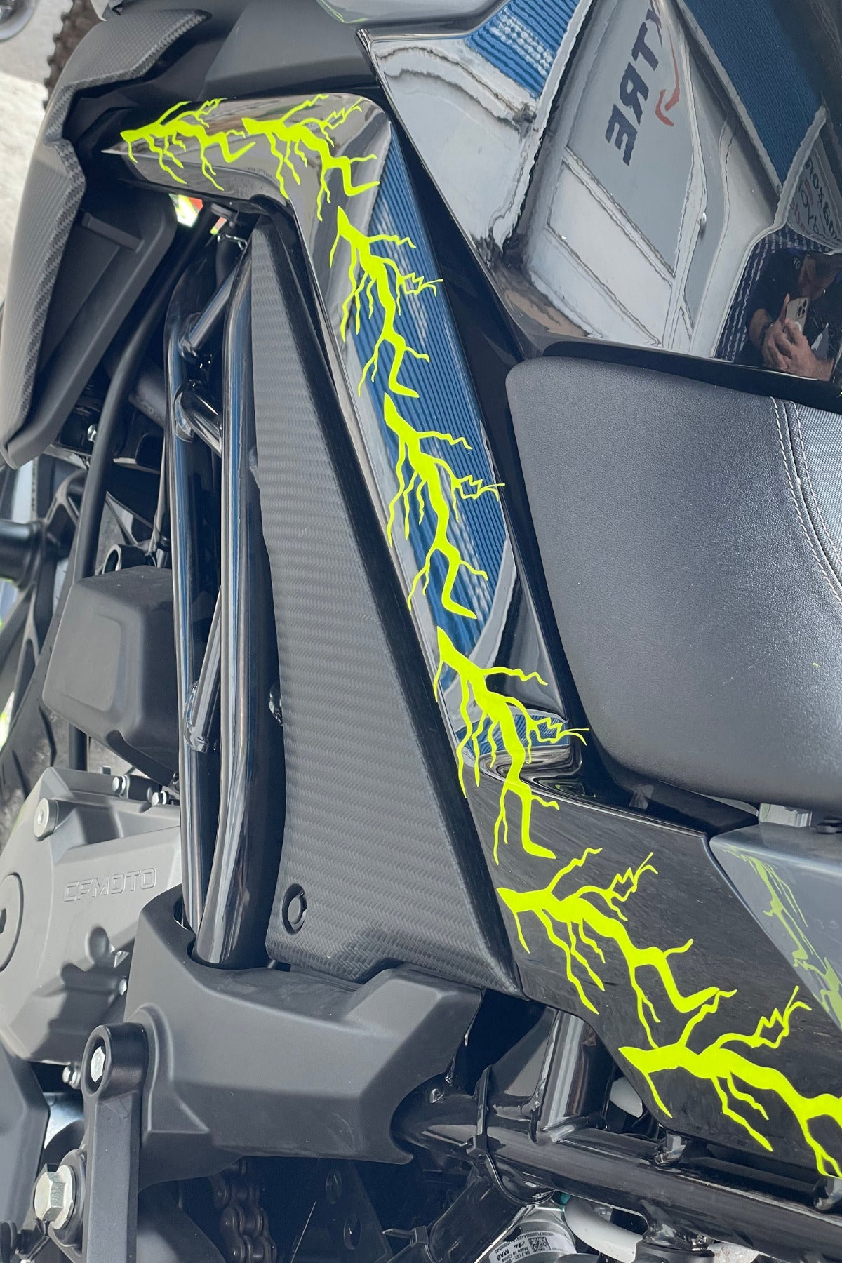 Motor ve Koruma Demiri için Neon Sarı Kalın Yıldırım Şimşek Sticker Etiket (8'li Set)
