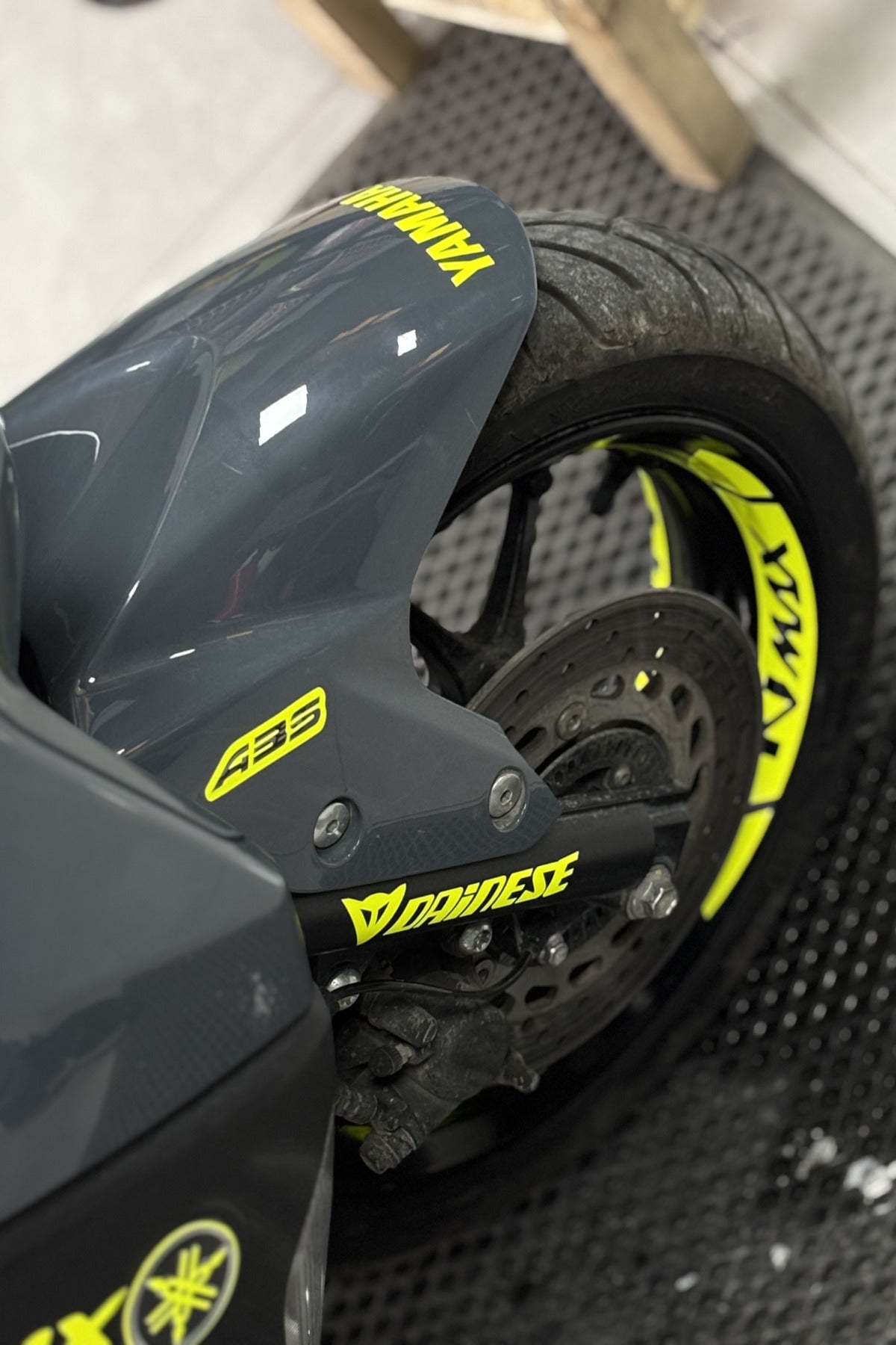 Yamaha Nmax için Neon Sarı 21 Parça Premium Seri Sticker Etiket Seti