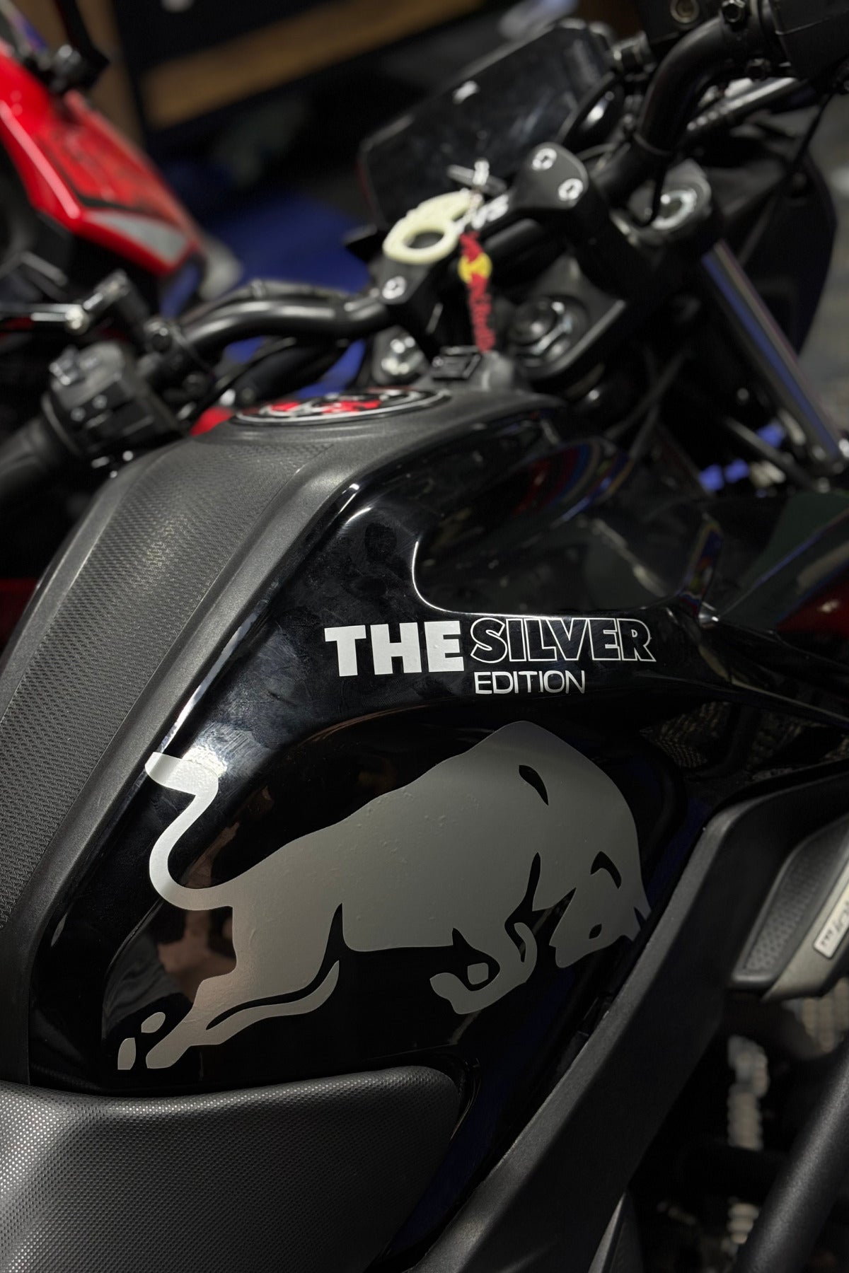 Motosiklet için Silver Boğa Enerji Edition Sticker Etiket (Sadece Bir Taraf)