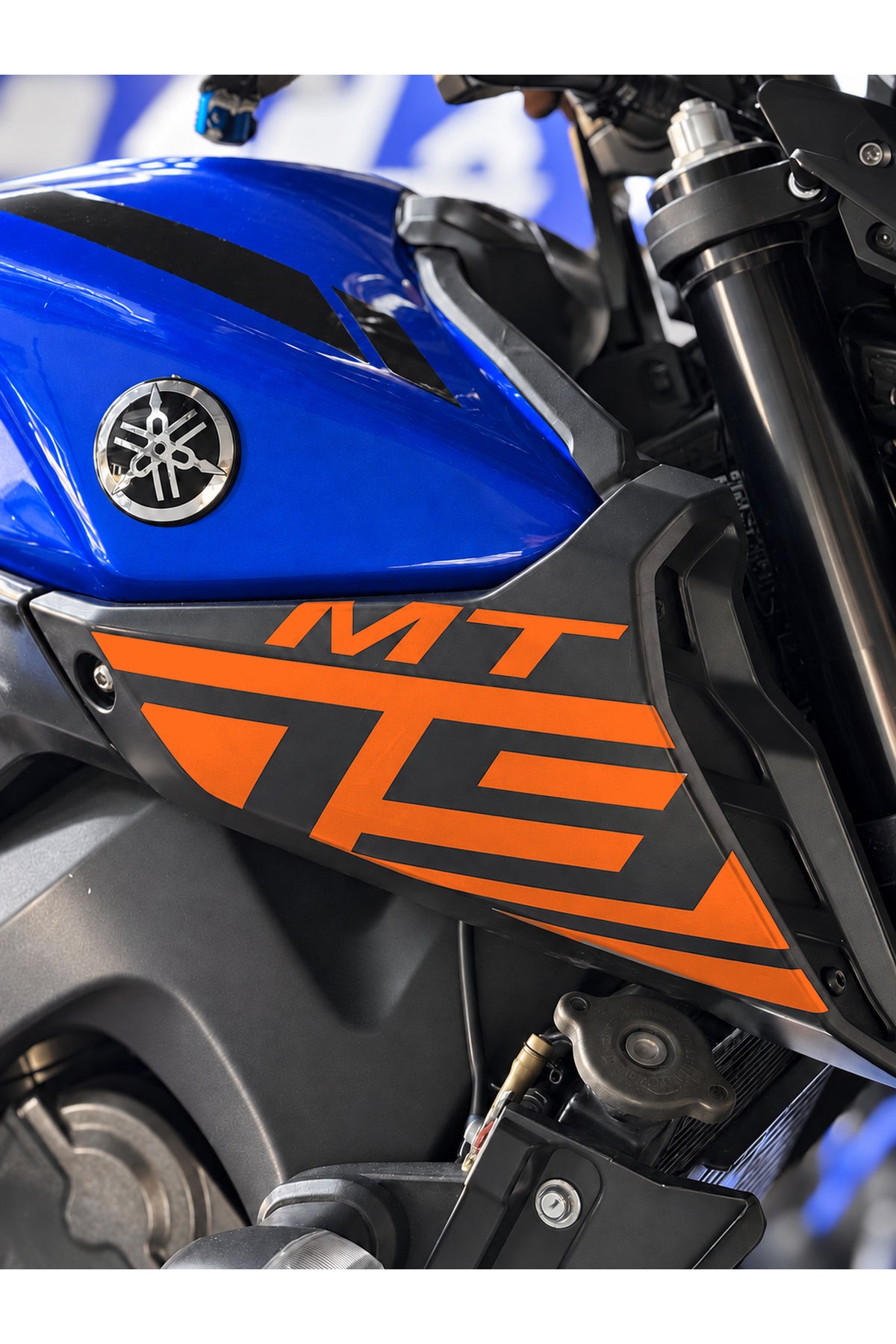 Yamaha MT-09 için Yan Grenajlara Uyumlu Kaplamalı MT-09 Sticker Etiket (2018-2019-2020)